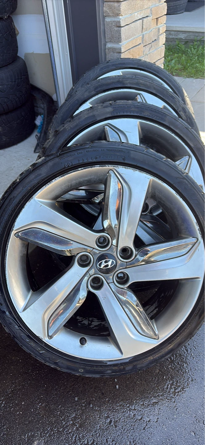 Hyundai Alloy Wheels with Tires 215/40ZR18 - photo 3
