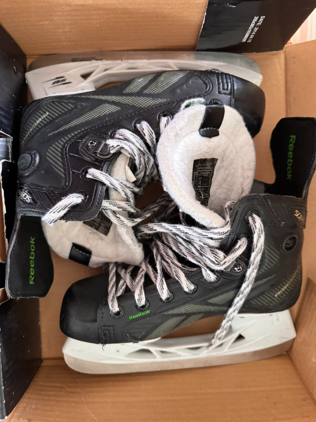 Reebok Jr Pump Ice Skates Size 3