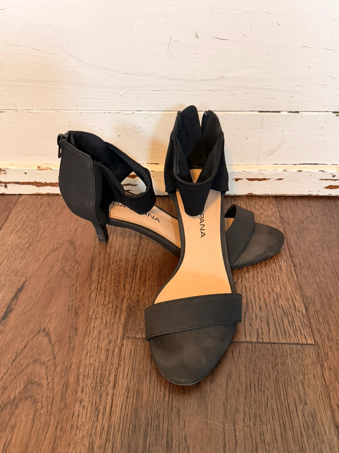 EUC Perfect Little Black Sandals - Moda Spana - photo 2