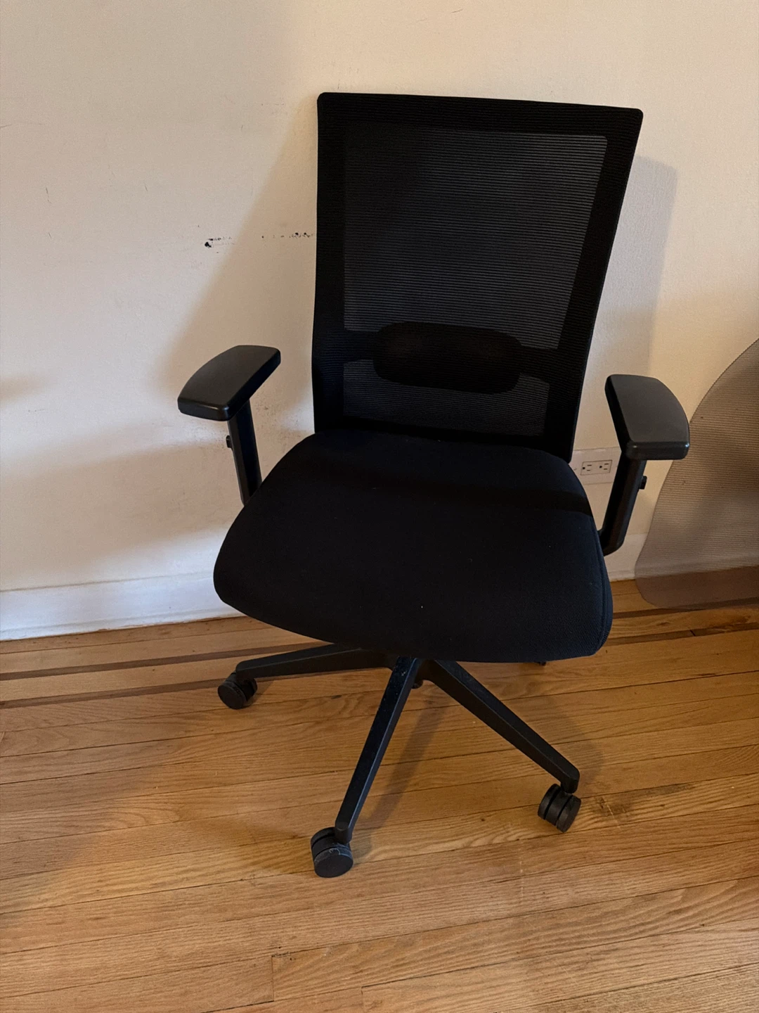 Black Mesh Office Chair with Armrests