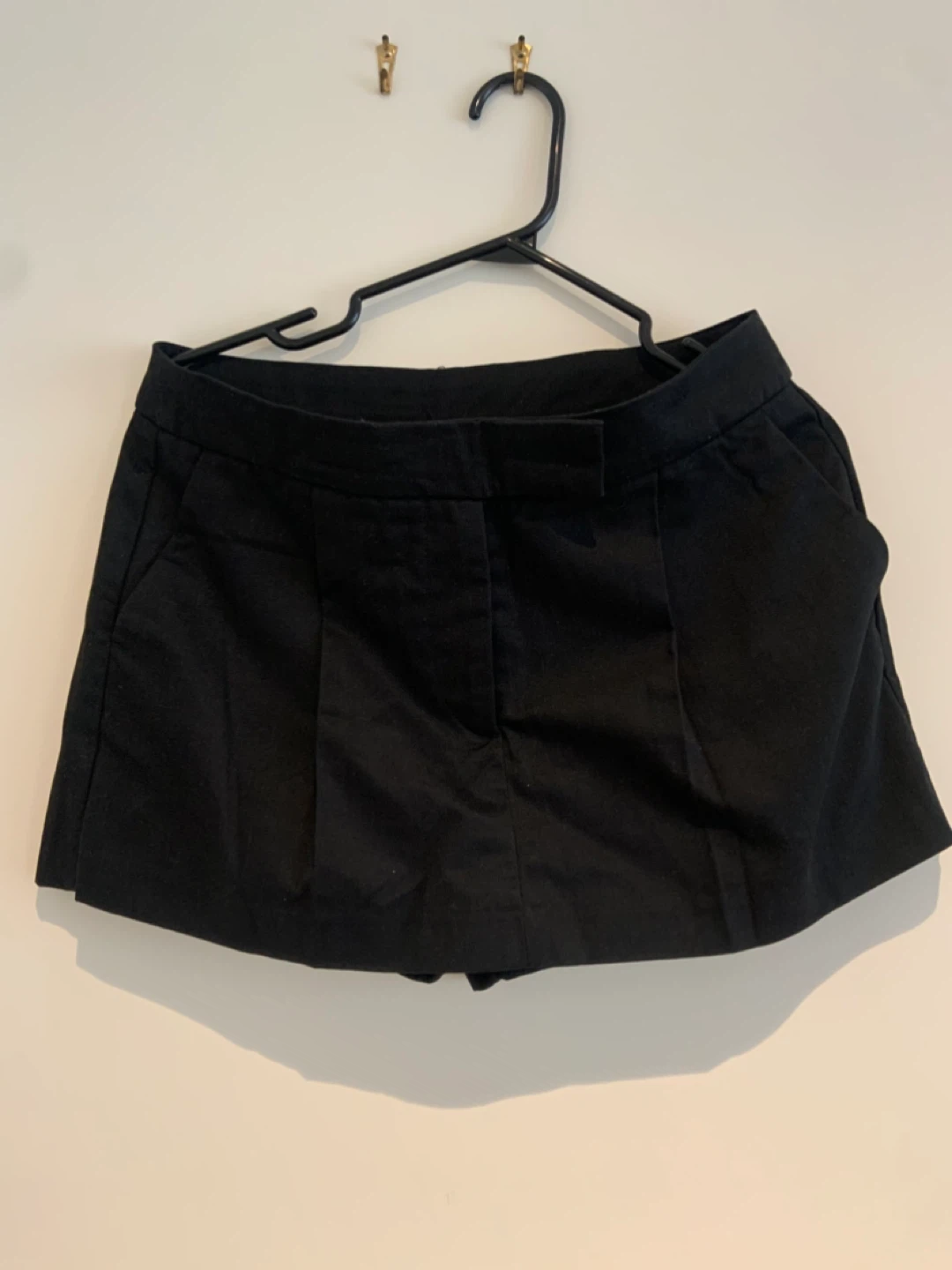 H&M Black Shorts Size 6