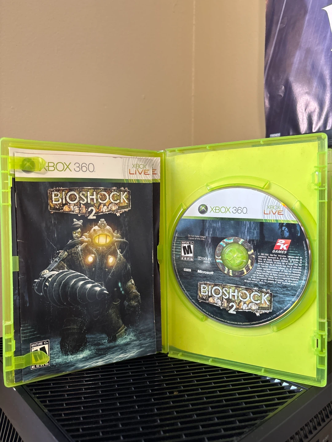 Xbox 360 BioShock, BioShock 2 and BioShock Infinite - photo 4