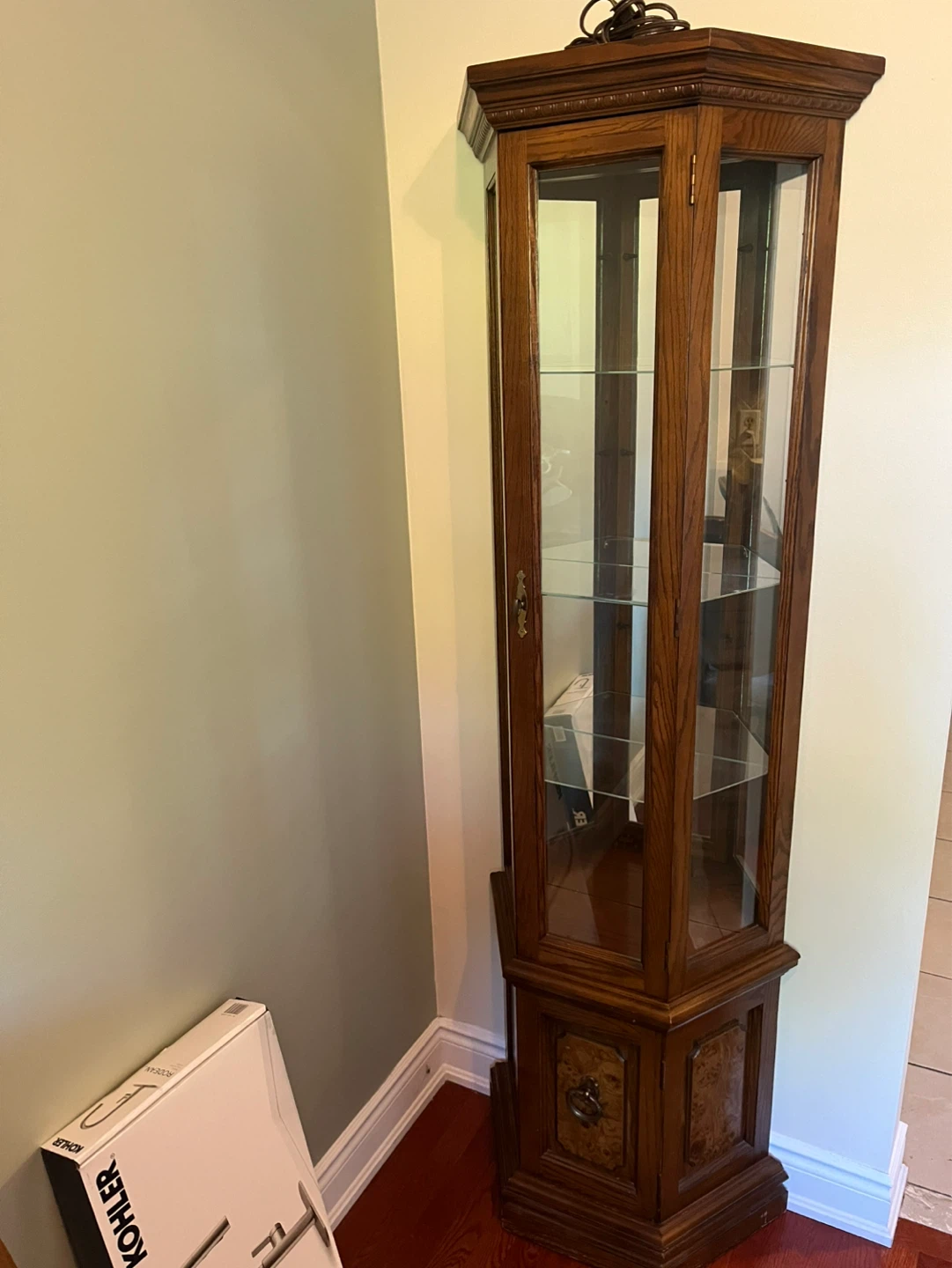 Vintage Corner Curio Cabinet - photo 2