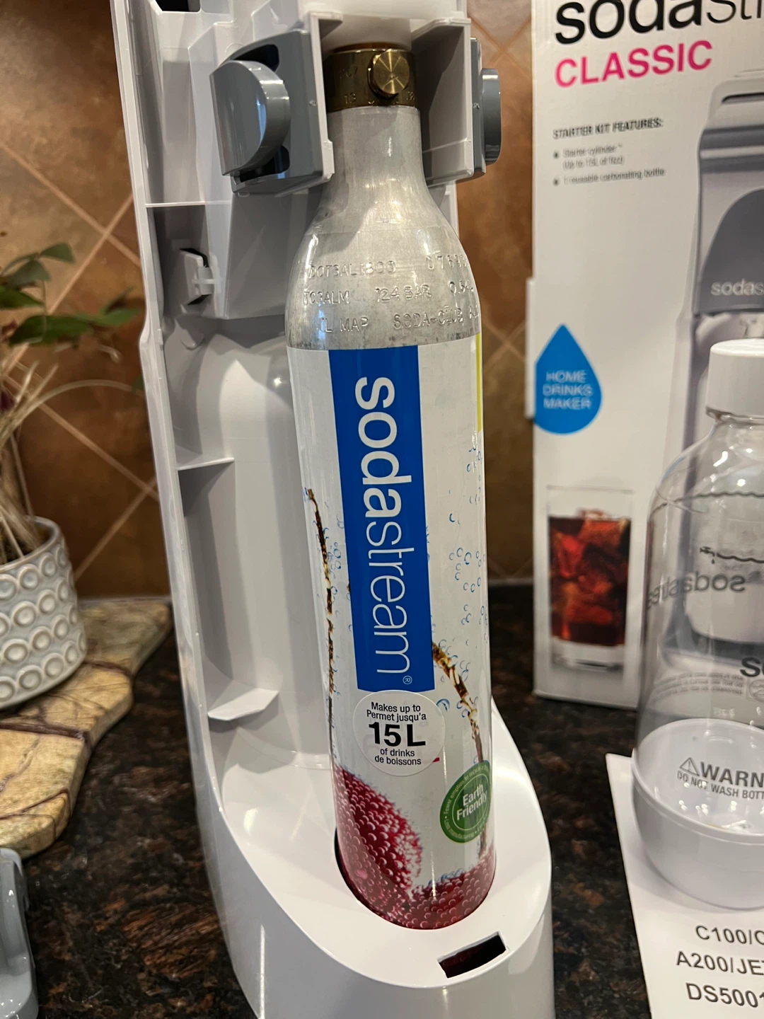 New SodaStream Classic Home Drinks Maker - photo 4