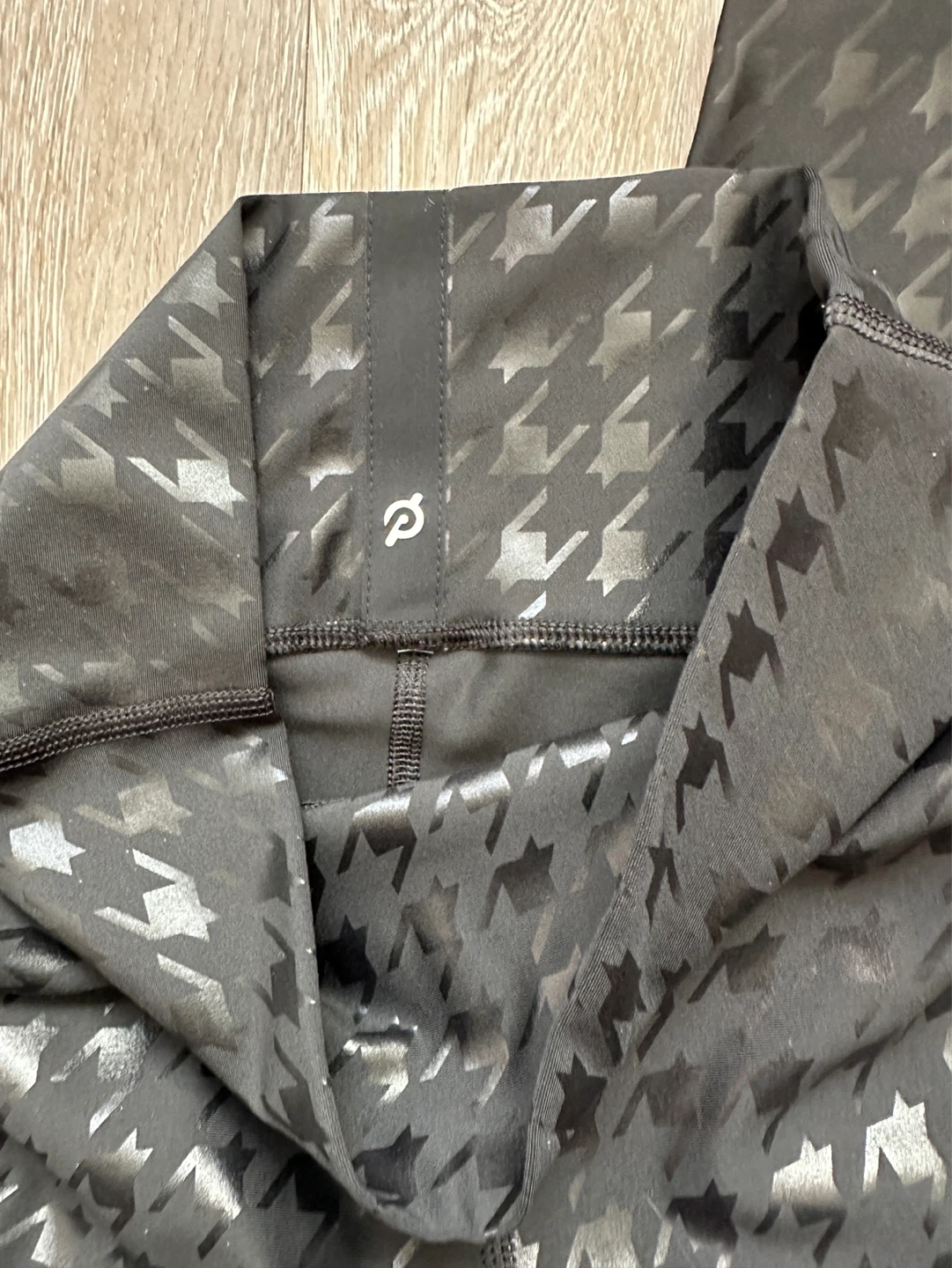 Peloton Houndstooth Leggings - Black - Size M - photo 3