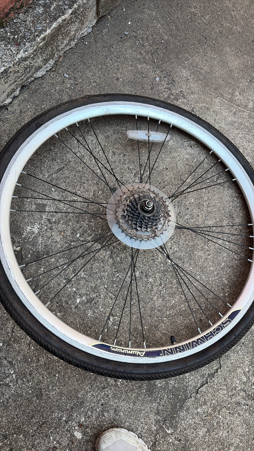 Schwinn Aluminum Bike Wheel with Cassette - photo 3