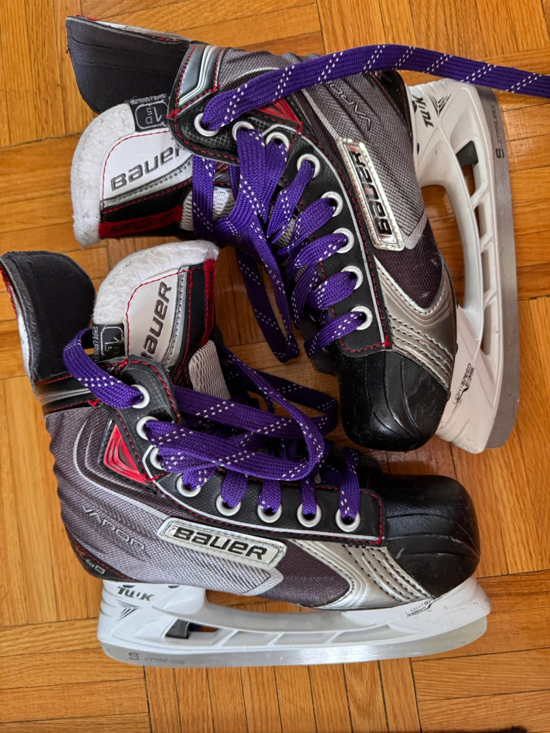 Bauer Vapor Ice Hockey Skates - Youth Size 2.5 - photo 2