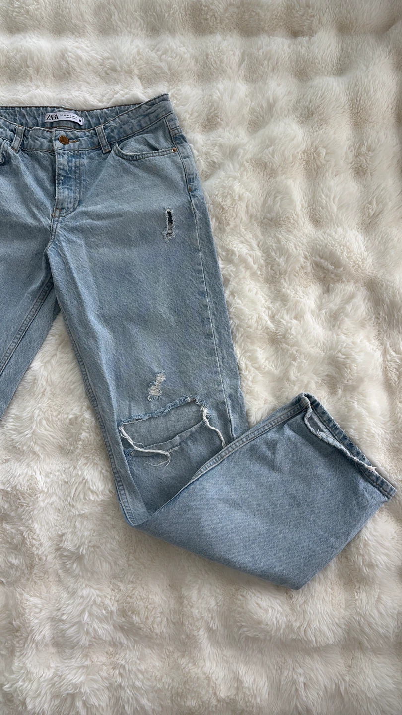 ZARA Light Wash Distressed Denim Jeans - photo 4