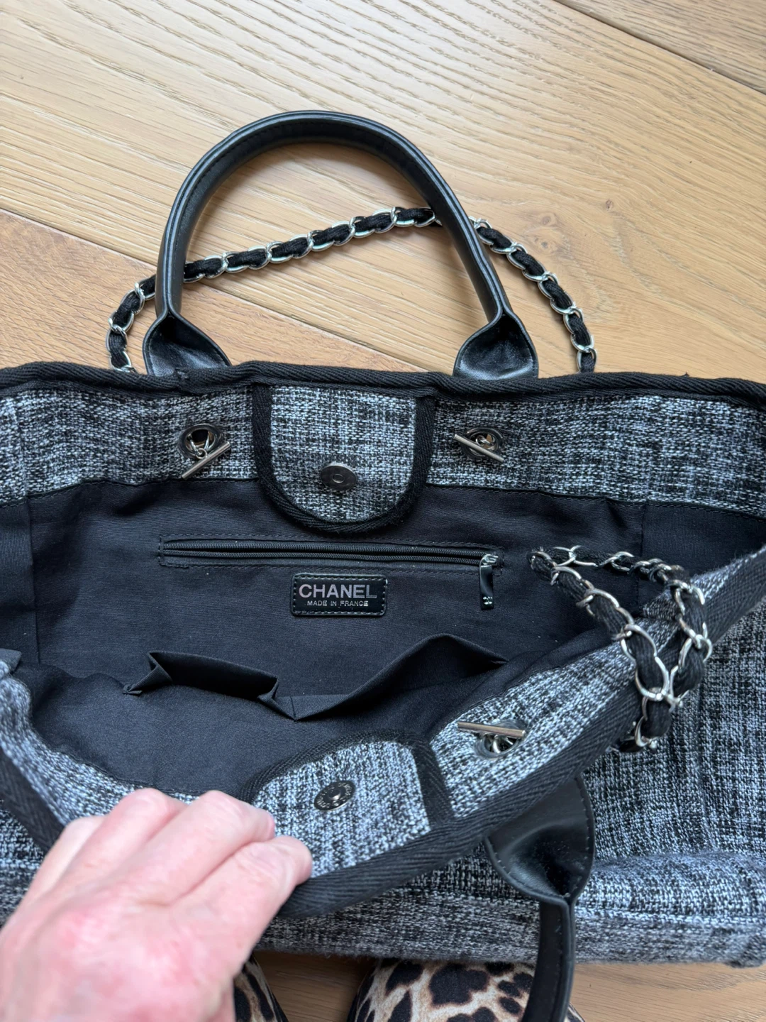 CHANEL Deauville Tote Bag - photo 2