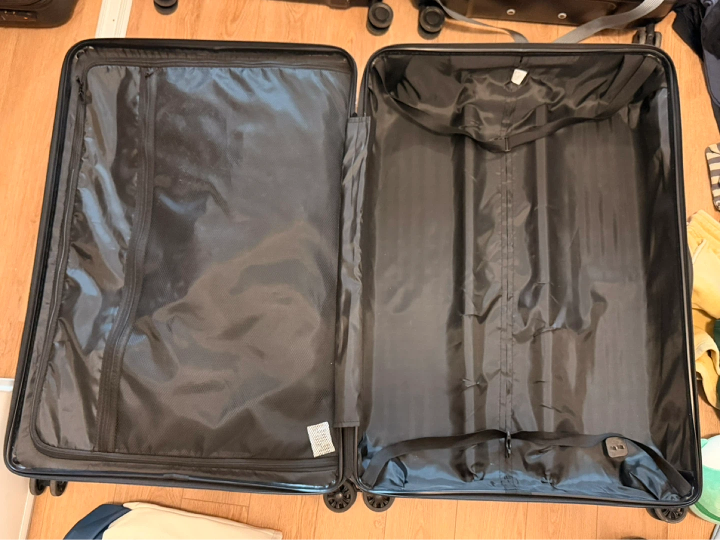 Grey Spinner Hardside Suitcase - photo 5