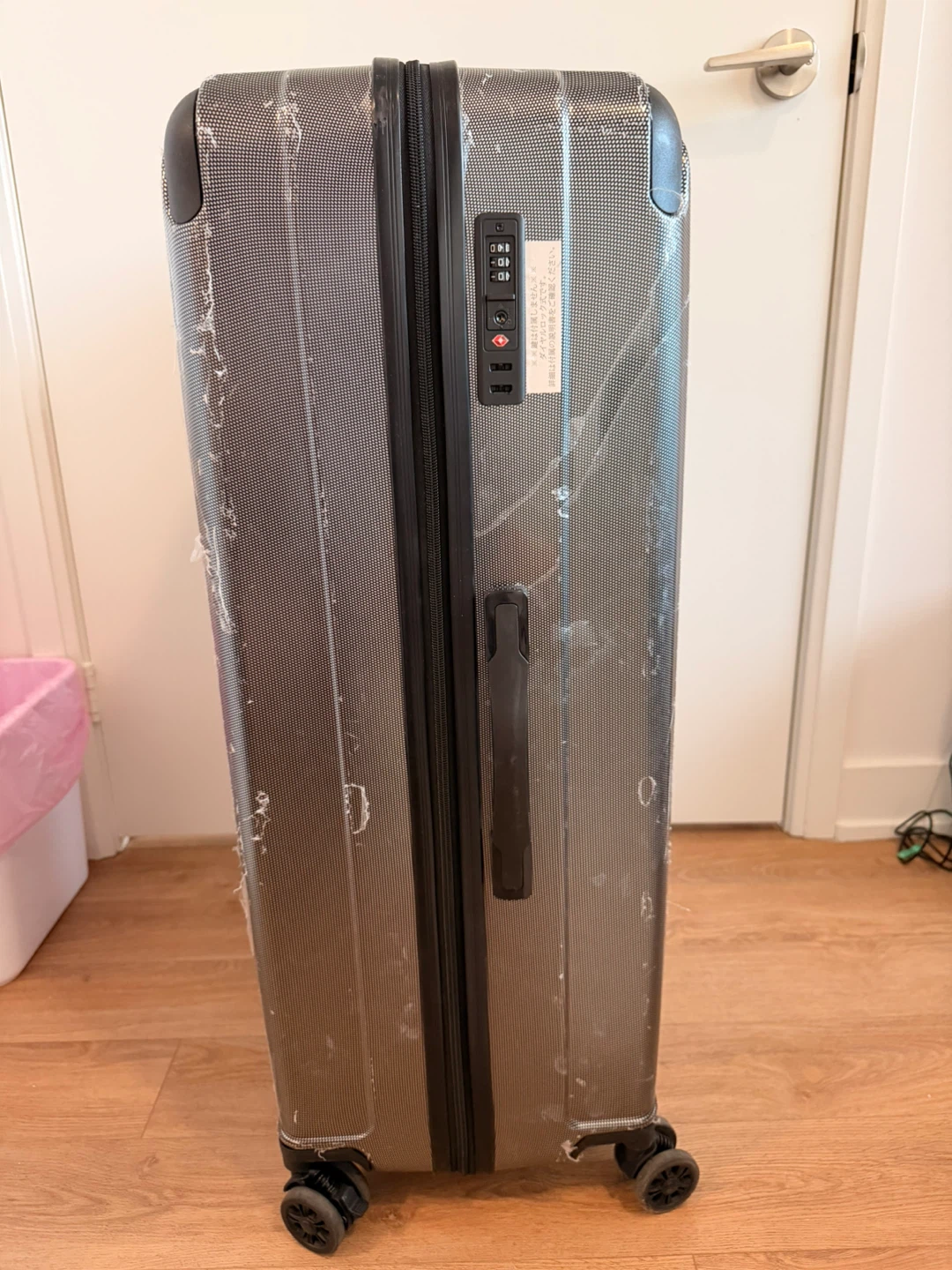 Grey Spinner Hardside Suitcase - photo 2