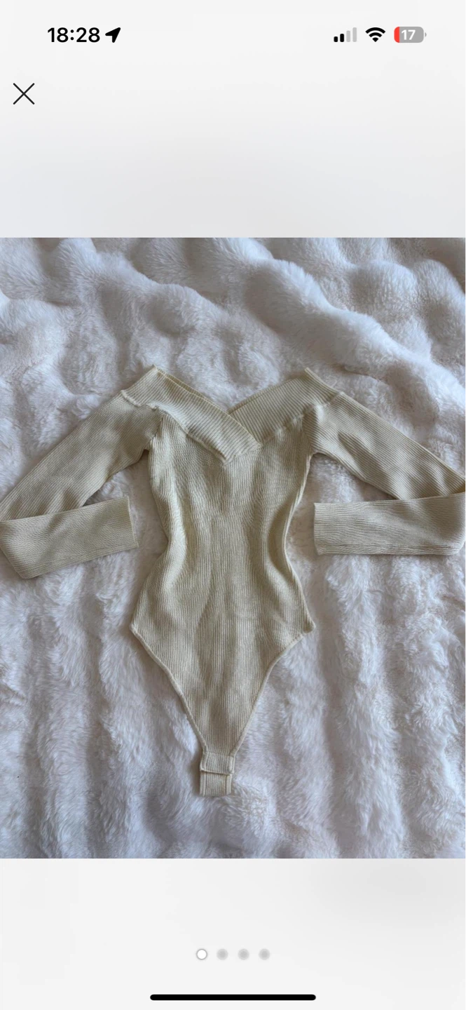 Fashion Nova Cream Ribbed V-Neck Bodysuit