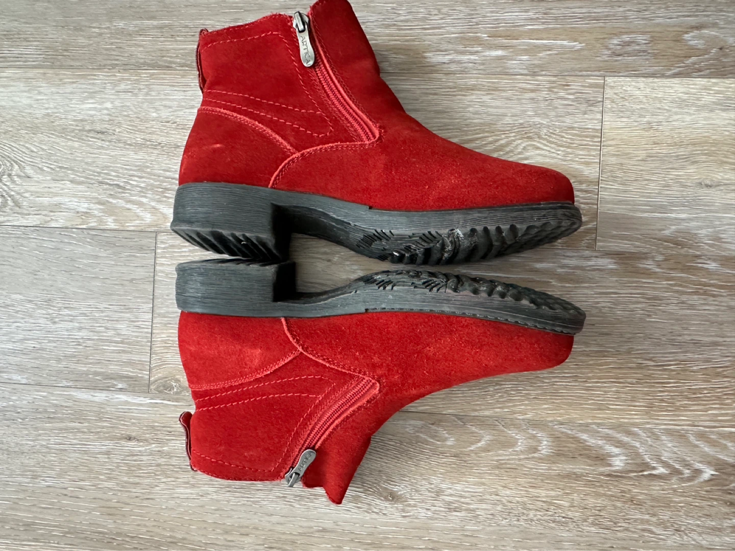 Artica Red Suede Winter Boots - Size 37 - photo 2