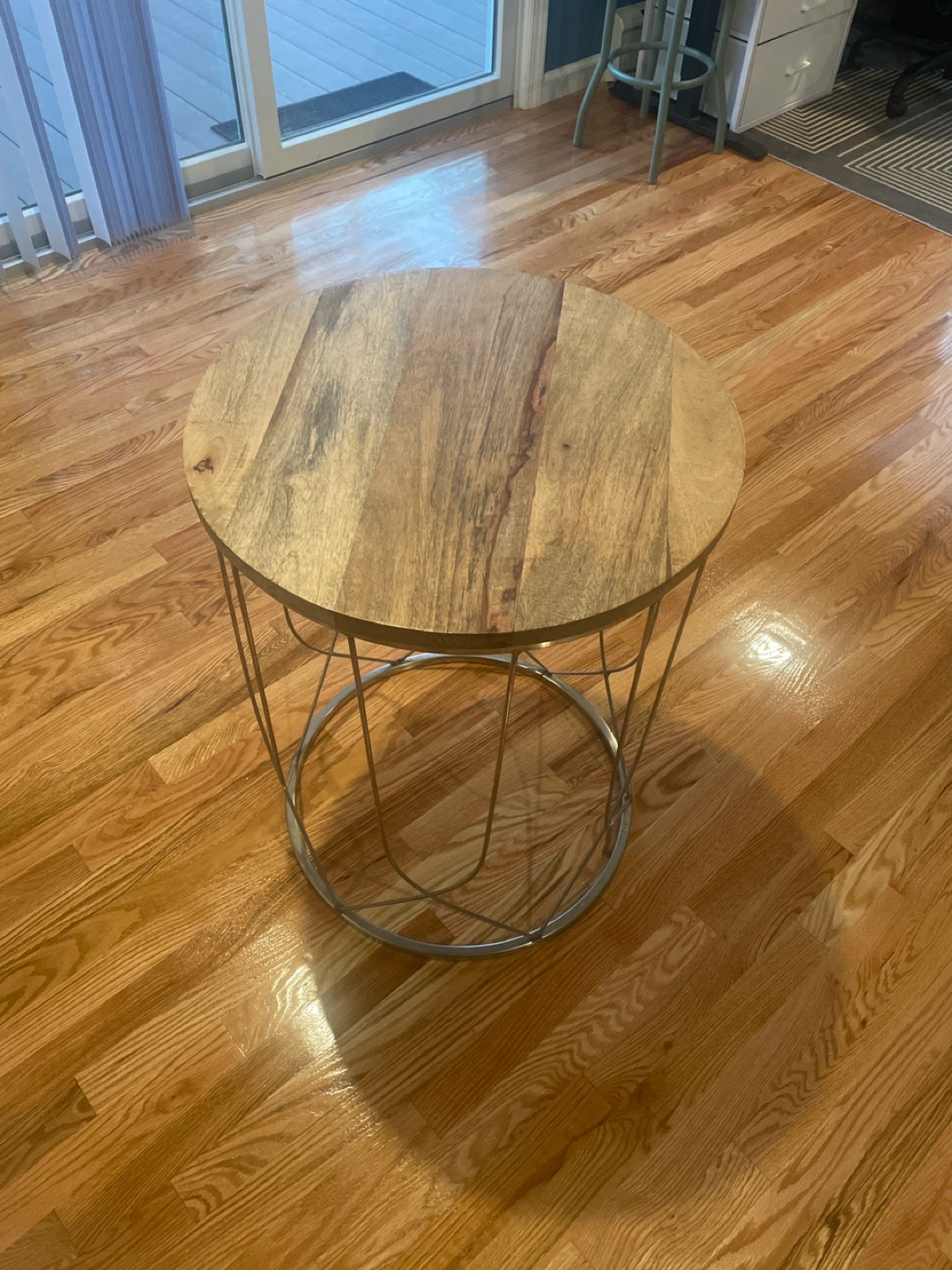 Round Wood Top Side Table with Metal Wire Base - photo 3