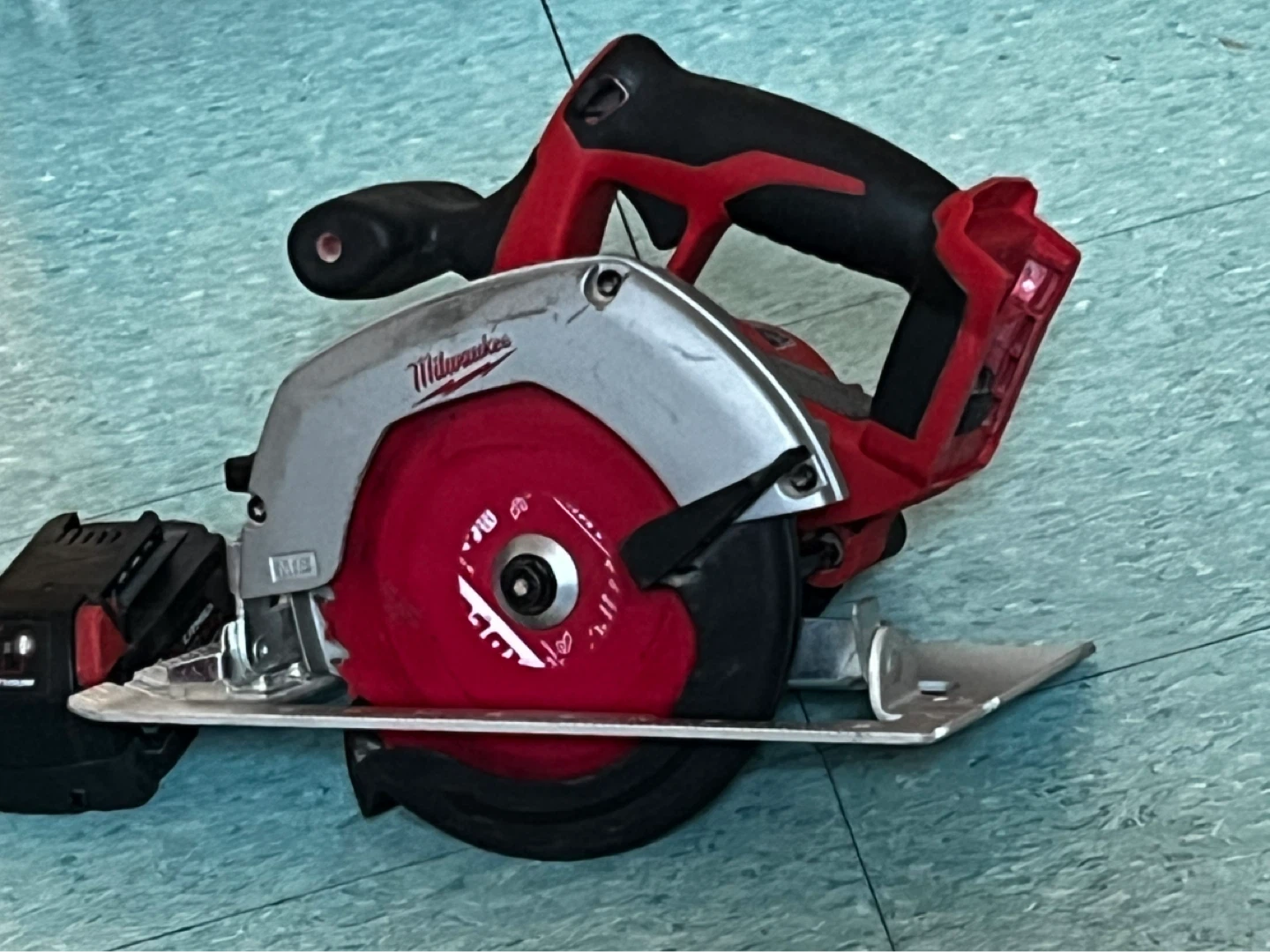 Milwaukee M18 Cordless Circular Saw with 5.0 Ah Battery