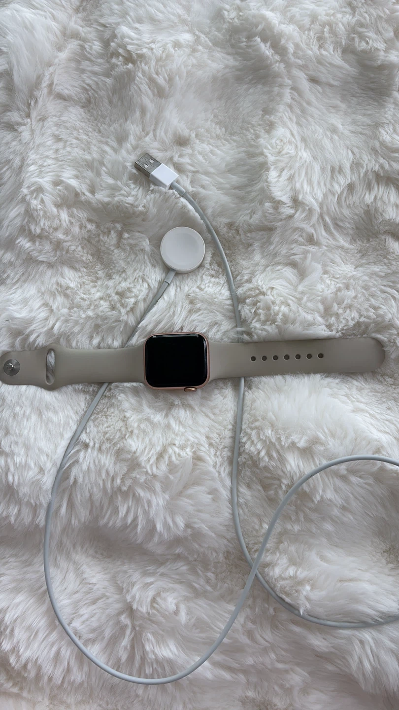 Apple Watch SE - Rose Gold - photo 5