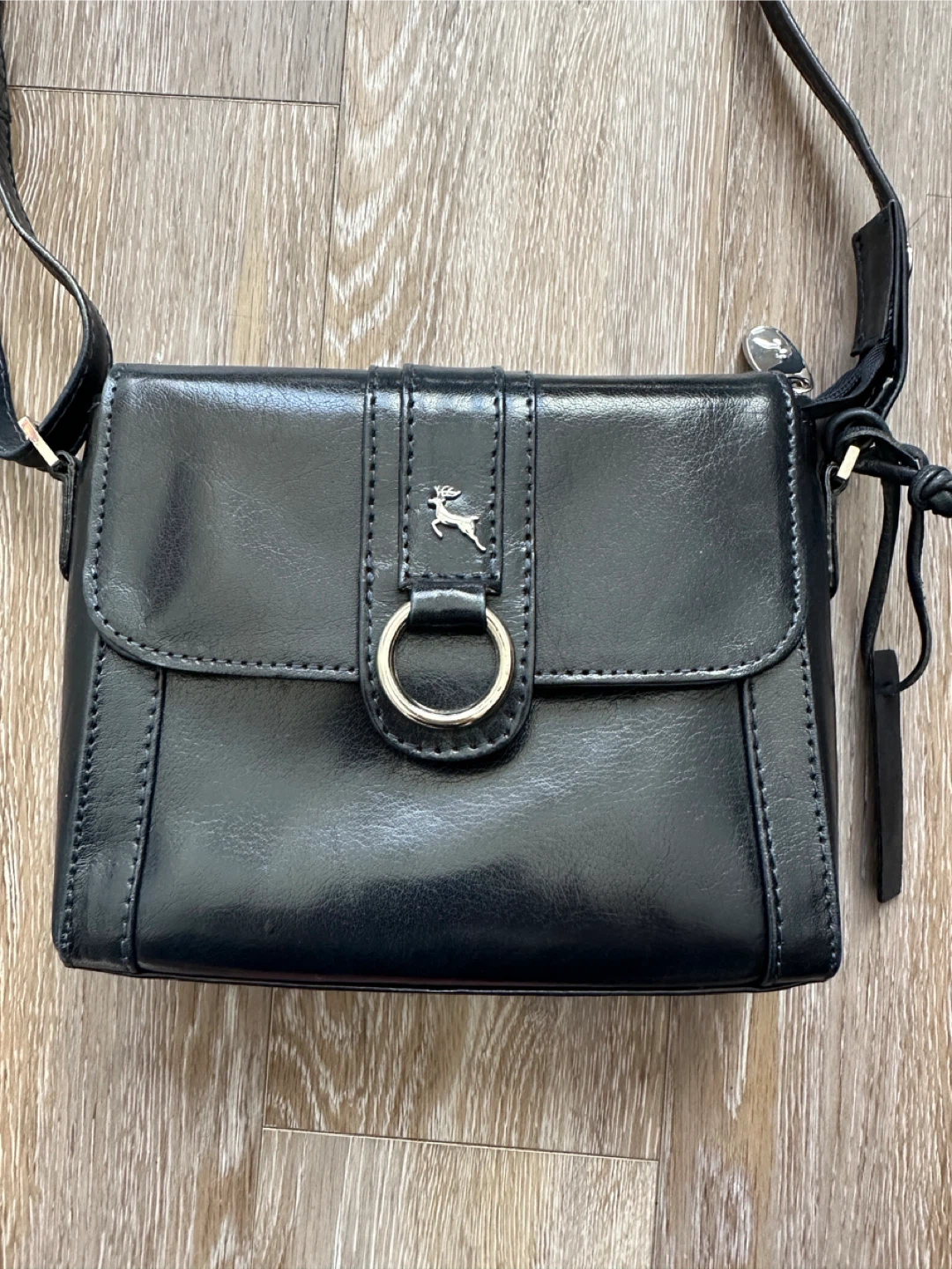ASHWOOD Black Leather Crossbody Bag - photo 2