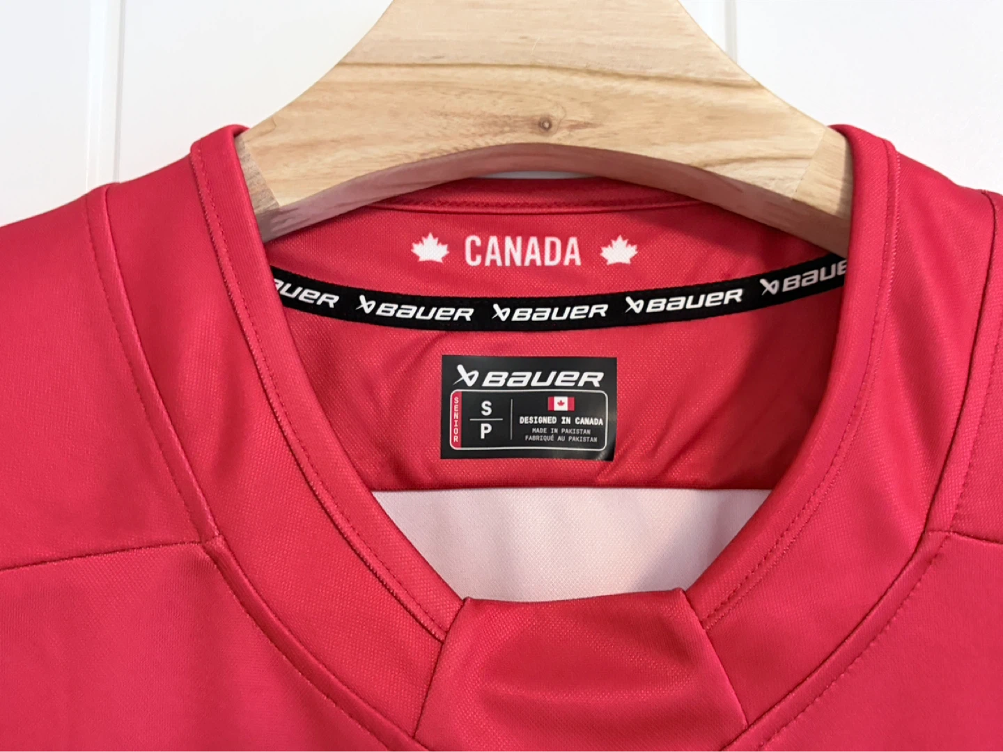 BNWT Authentic Bauer 2026 Olympics Hockey Canada Jersey Small - photo 3