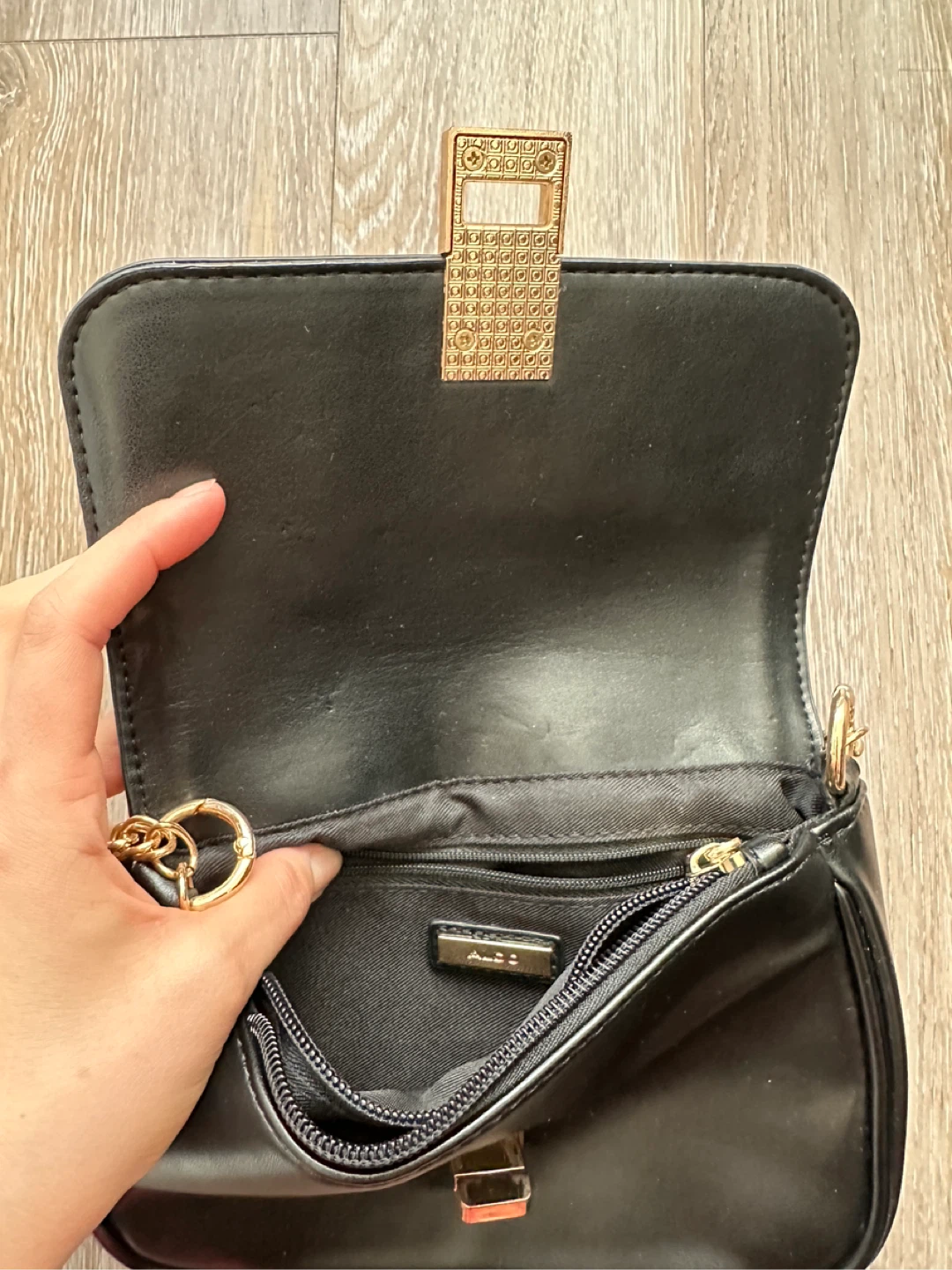 ALDO Black Faux Leather Shoulder Bag with Gold Chain - photo 4