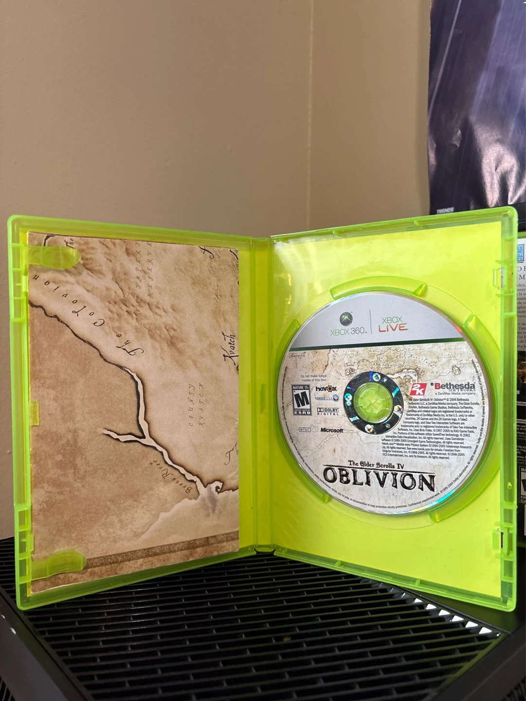 The Elder Scrolls V: Skyrim and IV: Oblivion Xbox 360 - photo 3