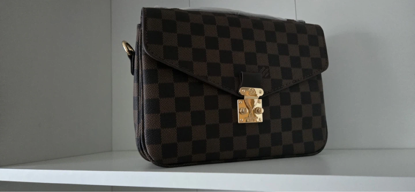 Louis Vuitton Damier Ebene crossbody bag