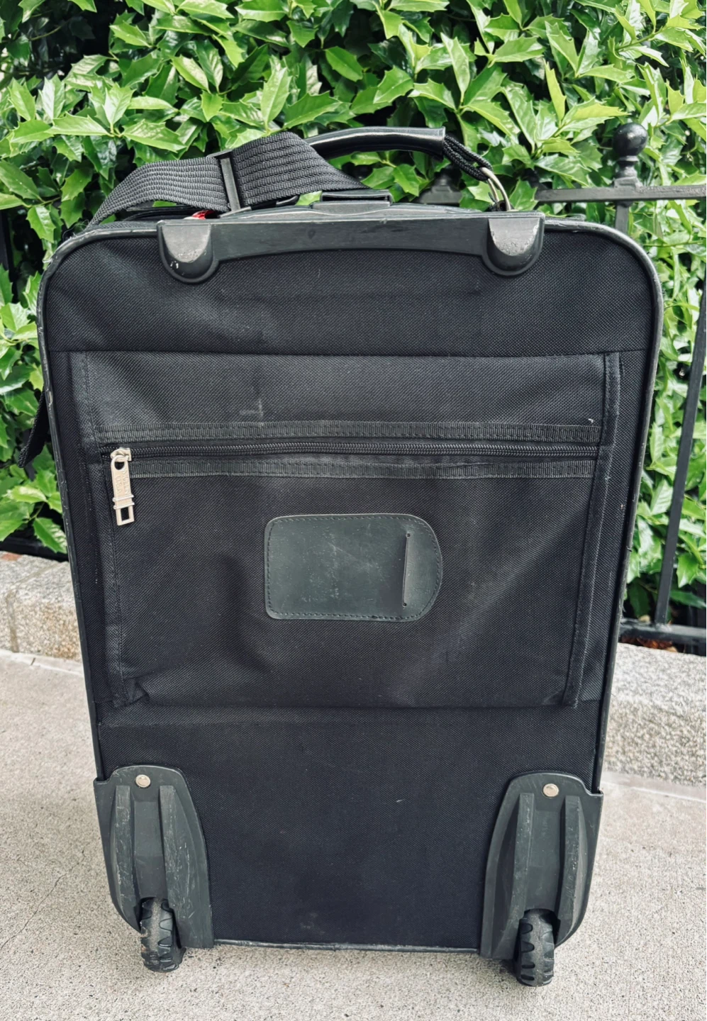 McLin Black Canvas Rolling Carry-on Suitcase - photo 3