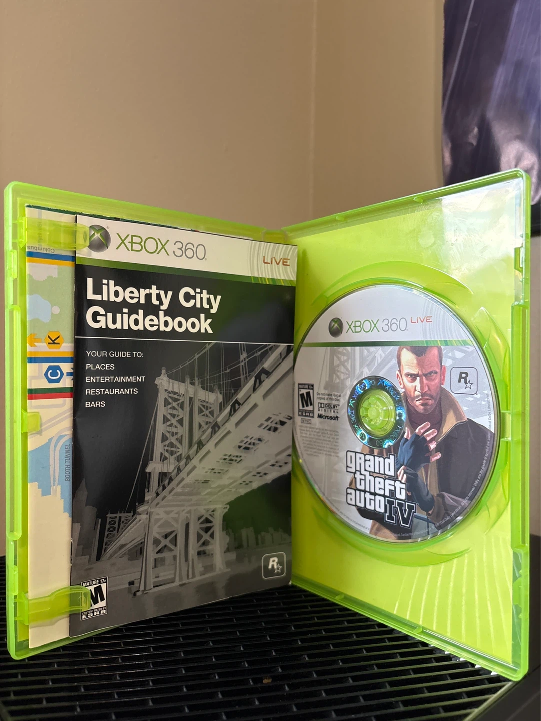 Grand Theft Auto IV Xbox 360 Game - photo 3