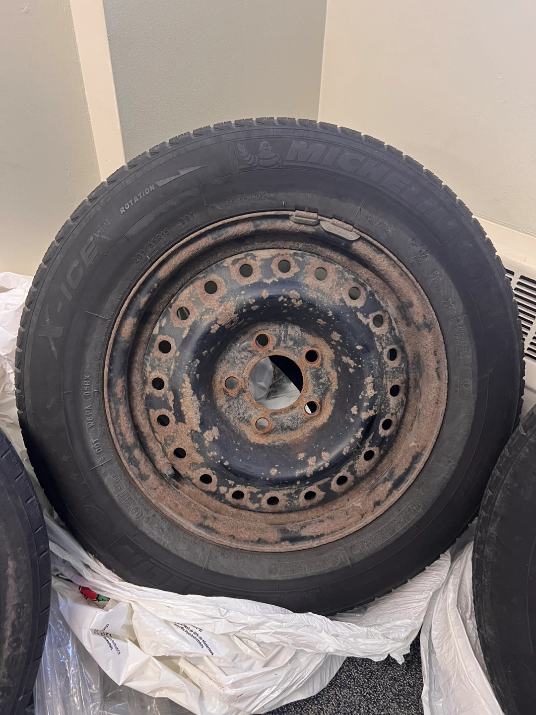5 Tires on Steel Rims – Toyota Corolla – Michelin Winter Tires - photo 3