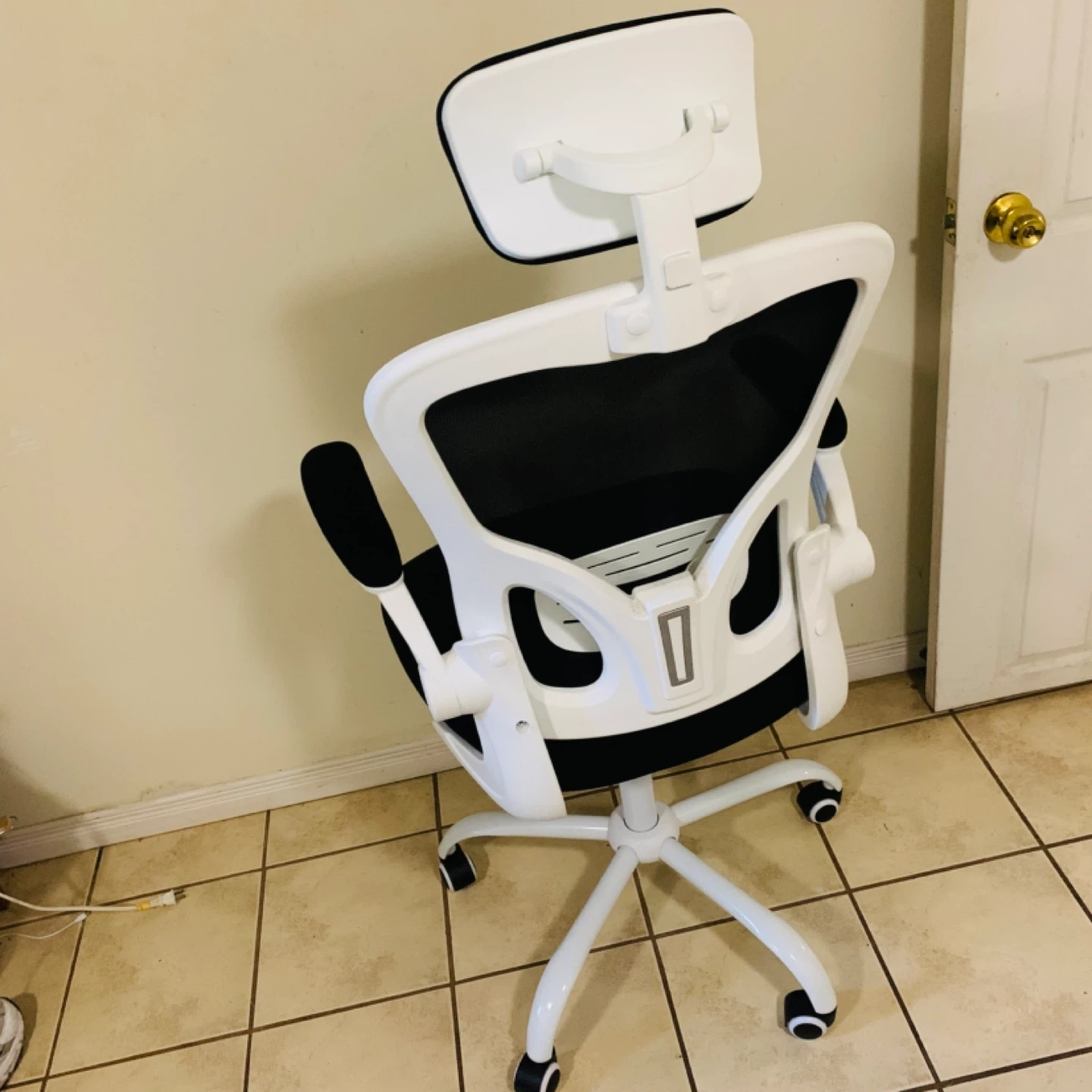 Ergonomic Mesh Office Chair with Headrest - photo 2