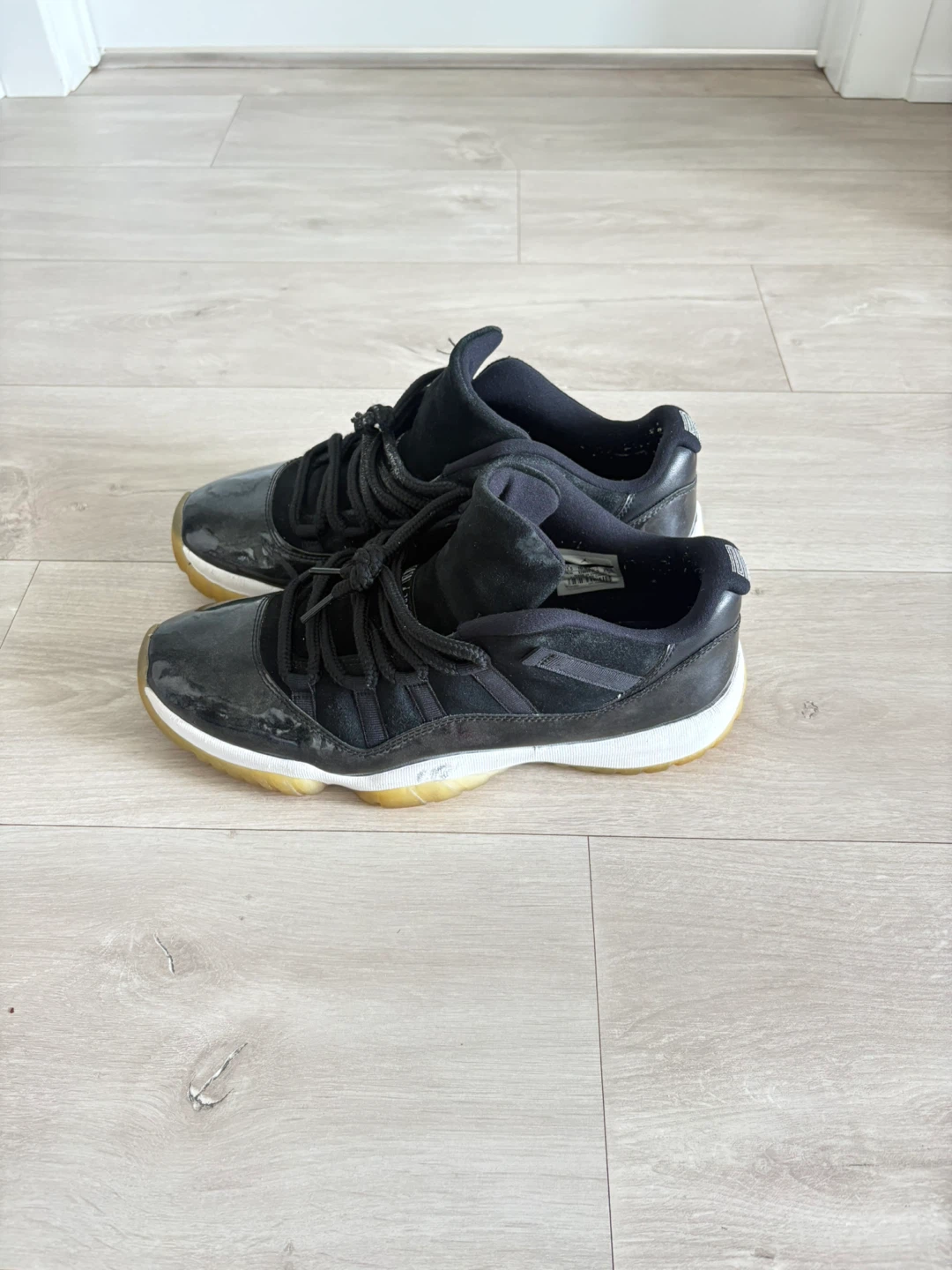 Air Jordan 11 Retro Low - Barons