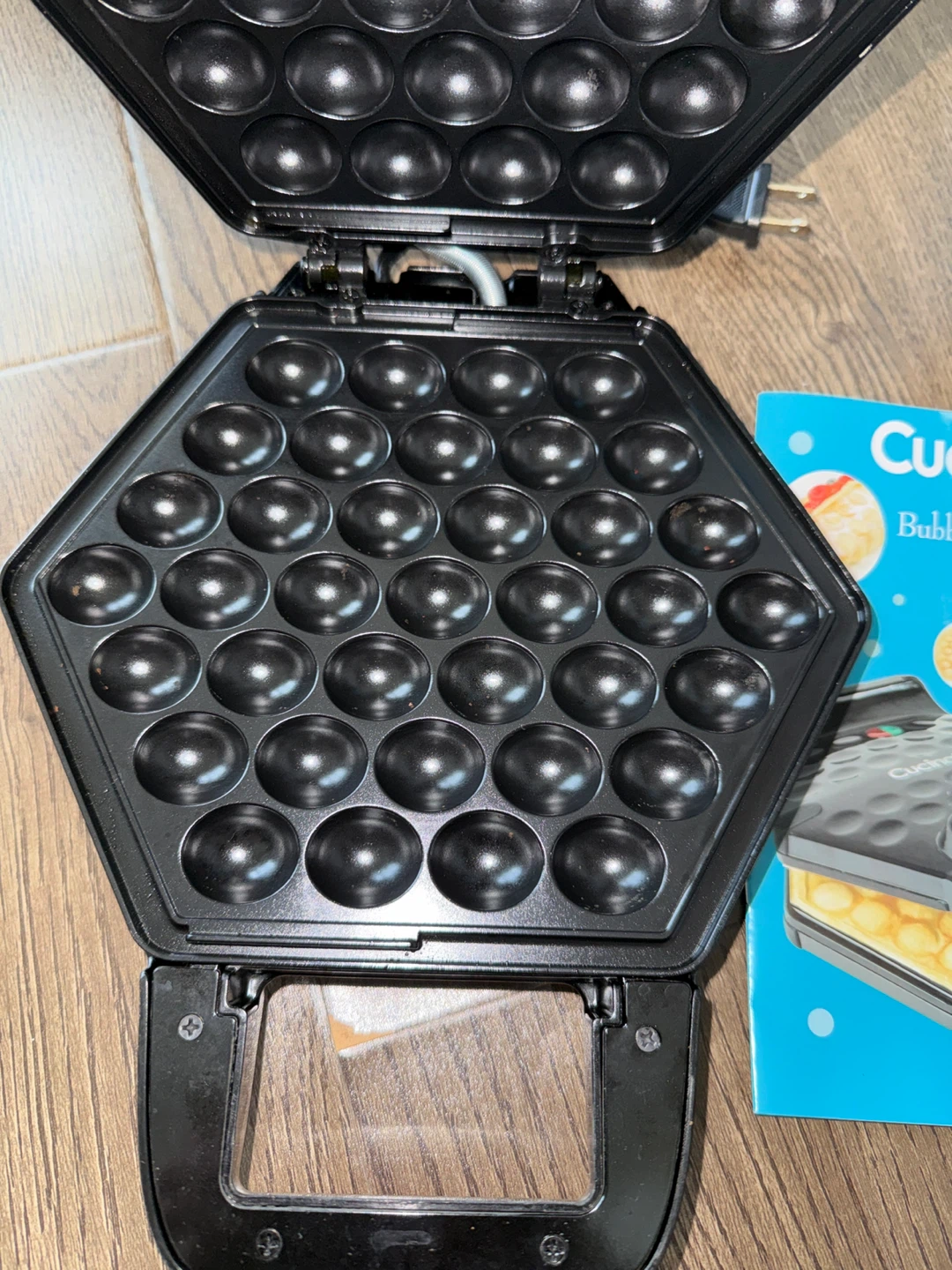CucinaPro Bubble Waffle Maker - photo 3