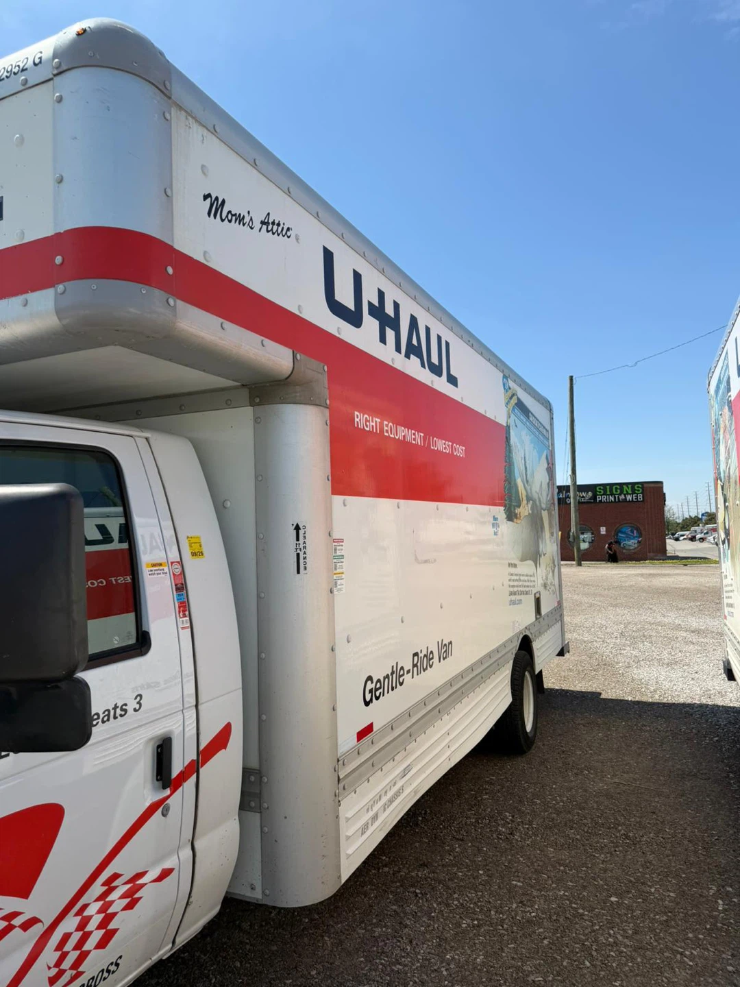 Movers available - photo 2