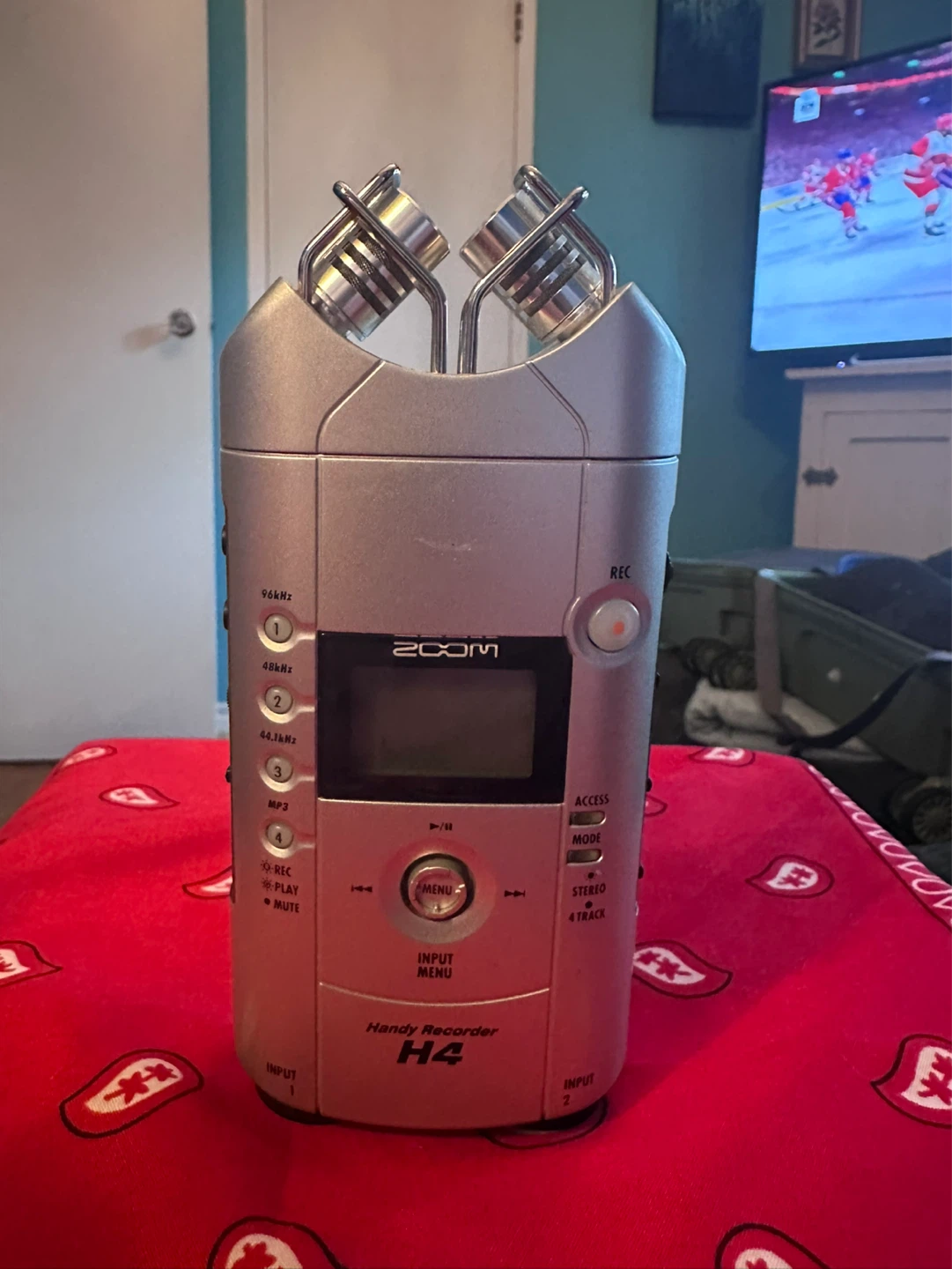 Zoom H4 handheld digital 4-track recorder