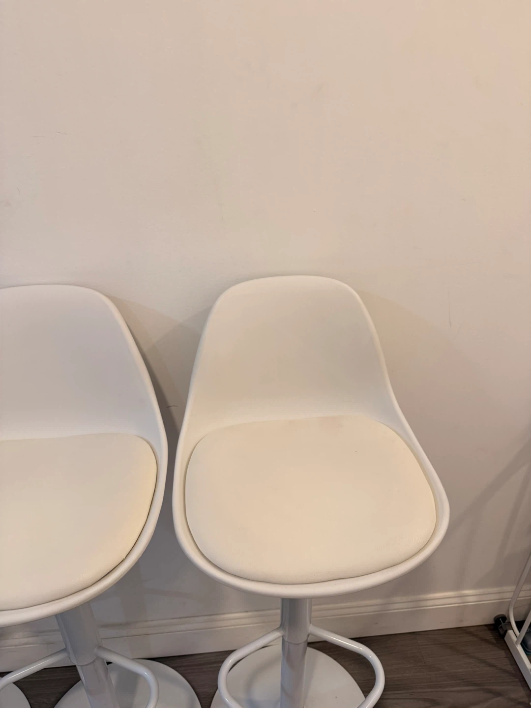 Set of 4 White Adjustable Bar Stools - photo 3