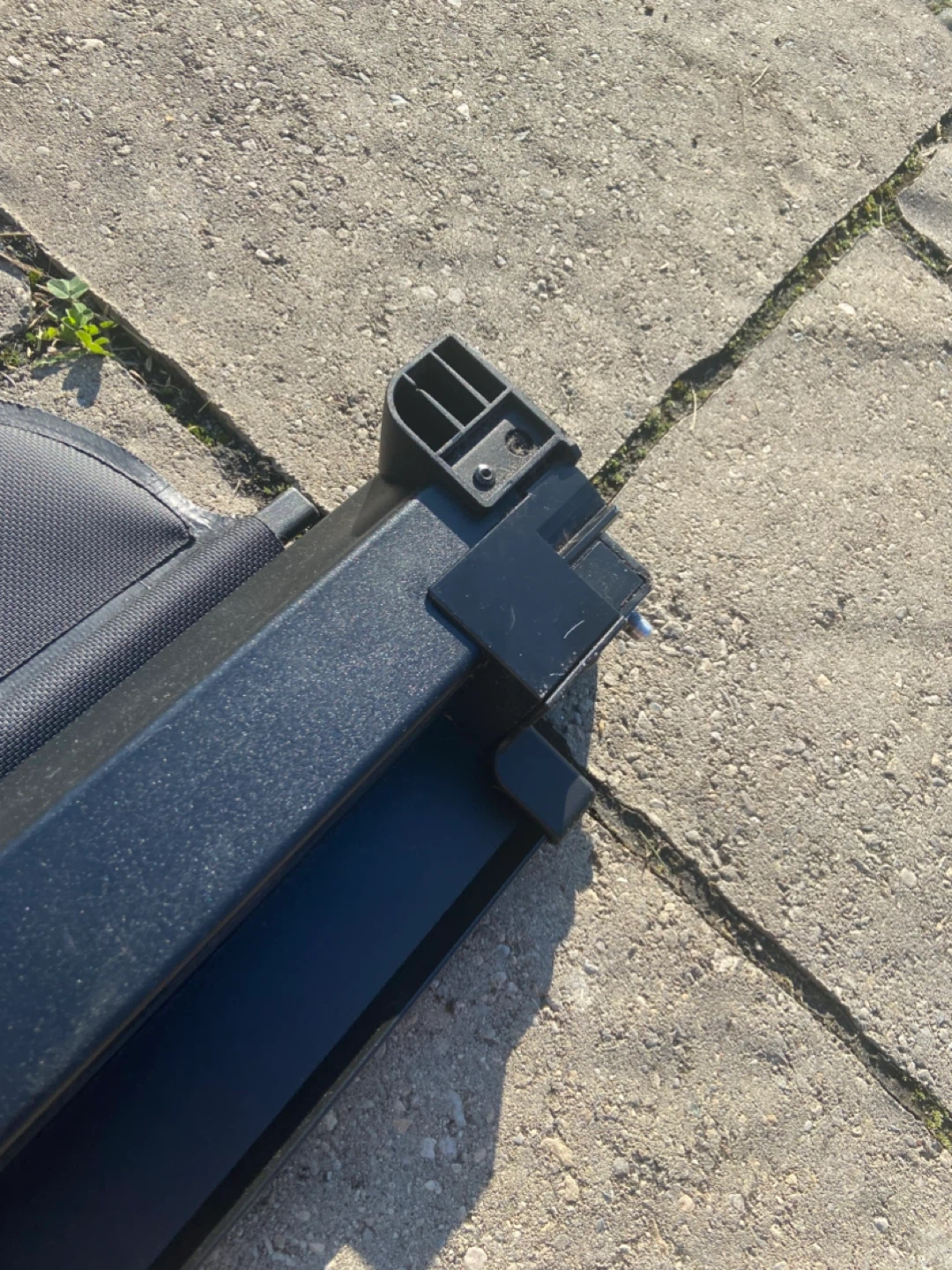 2016 E70 BMW RETRACTABLE CARGO COVER - photo 2