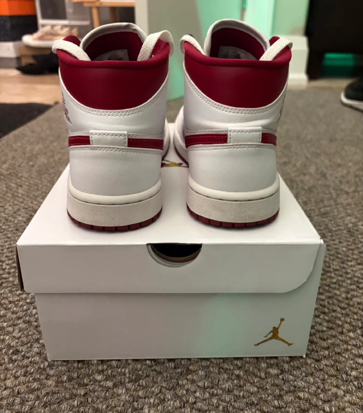 Jordan 1 Mid Reverse Chicago Women’s Size 8.5 - photo 4