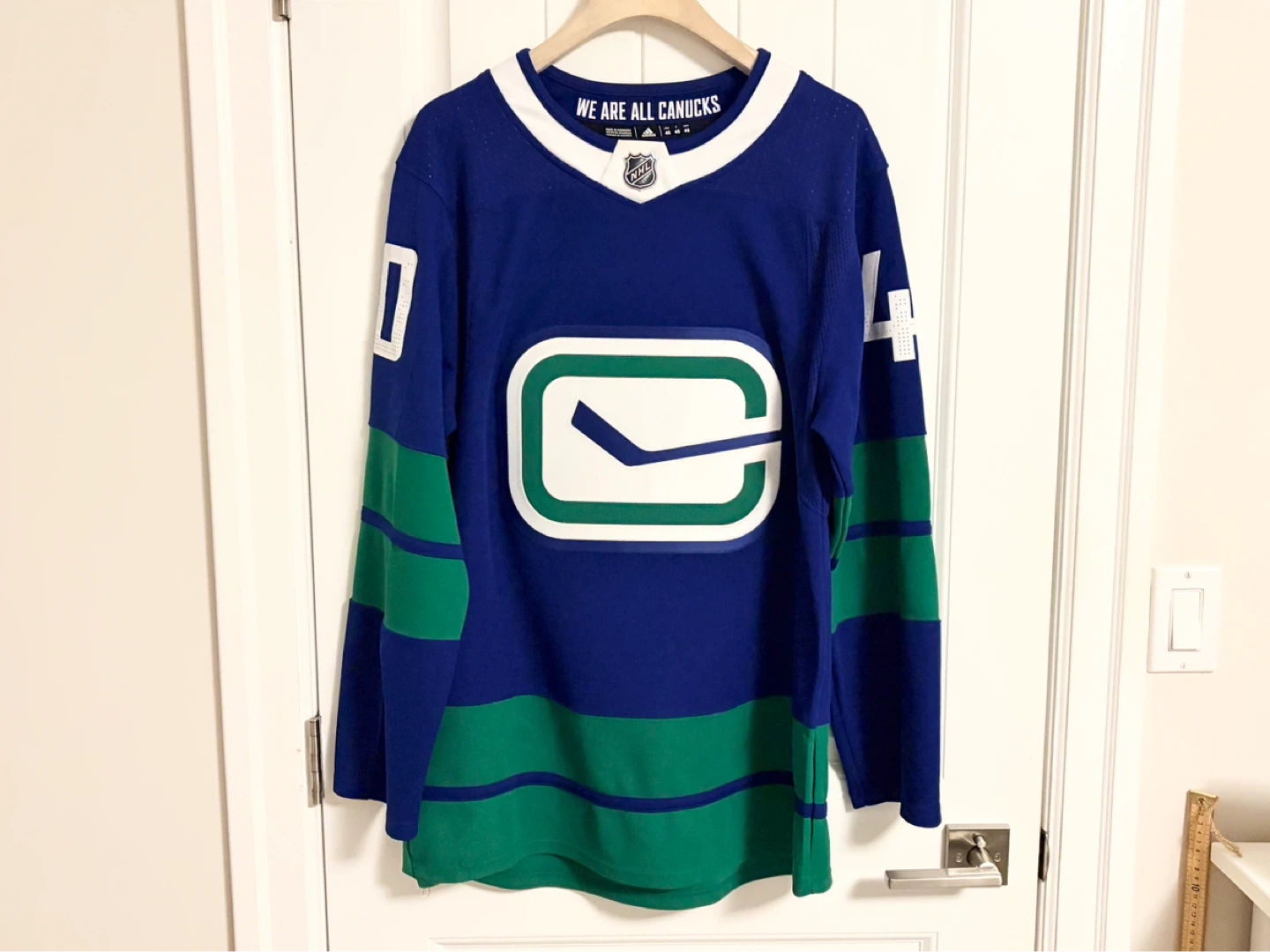 Authentic Adidas Vancouver Canucks Pettersson Jersey 46 Small - photo 4