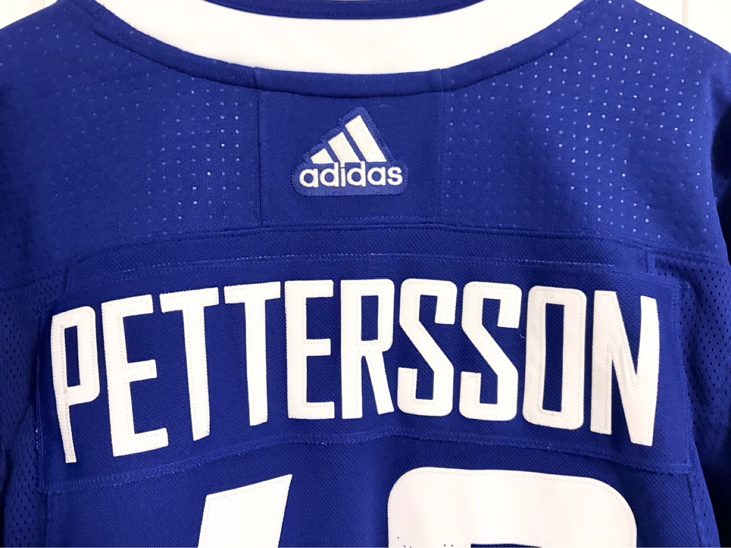 Authentic Adidas Vancouver Canucks Pettersson Jersey 46 Small - photo 3