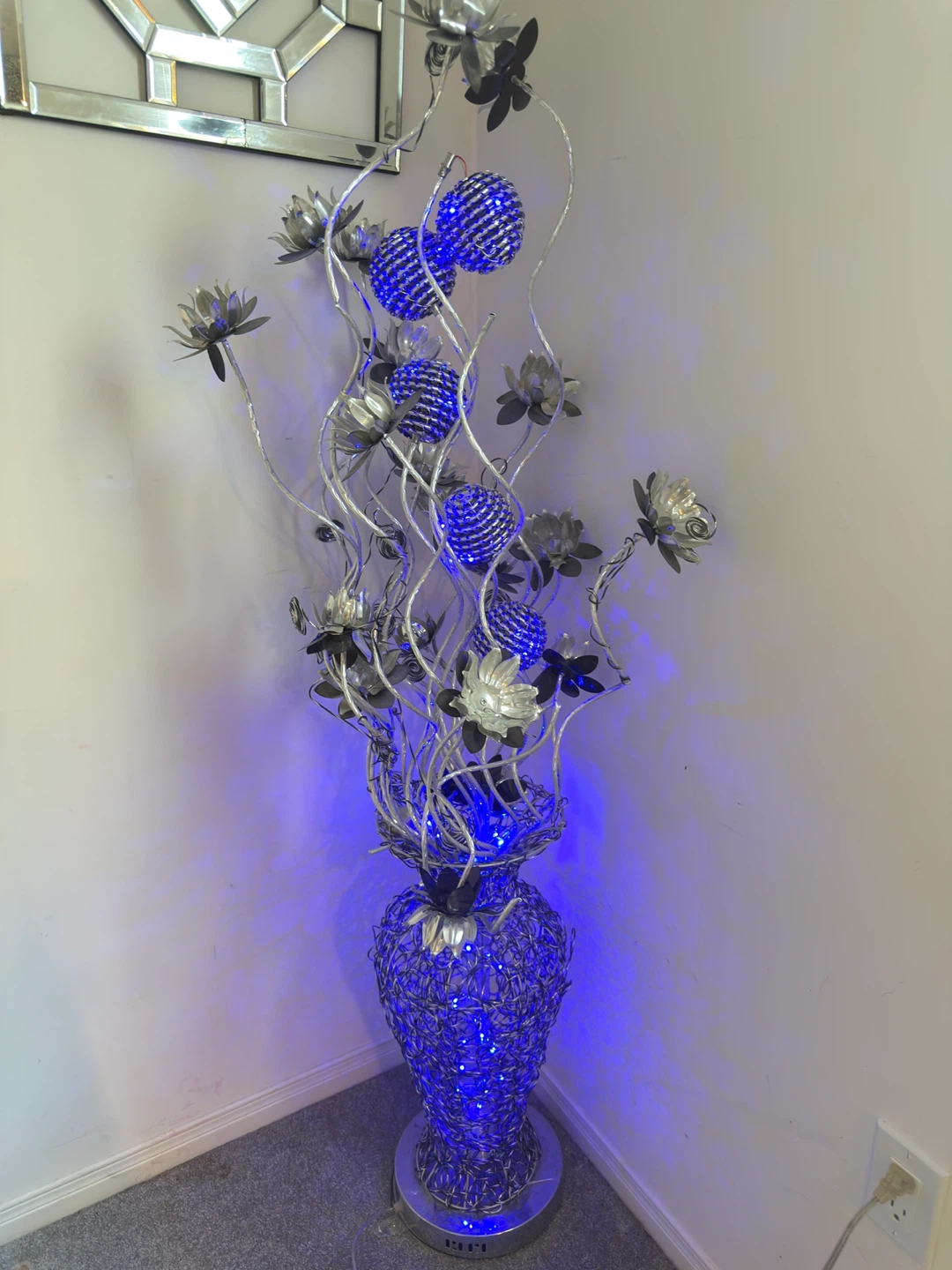 Silver Floral Floor Lamp with Coloured Lights - photo 3