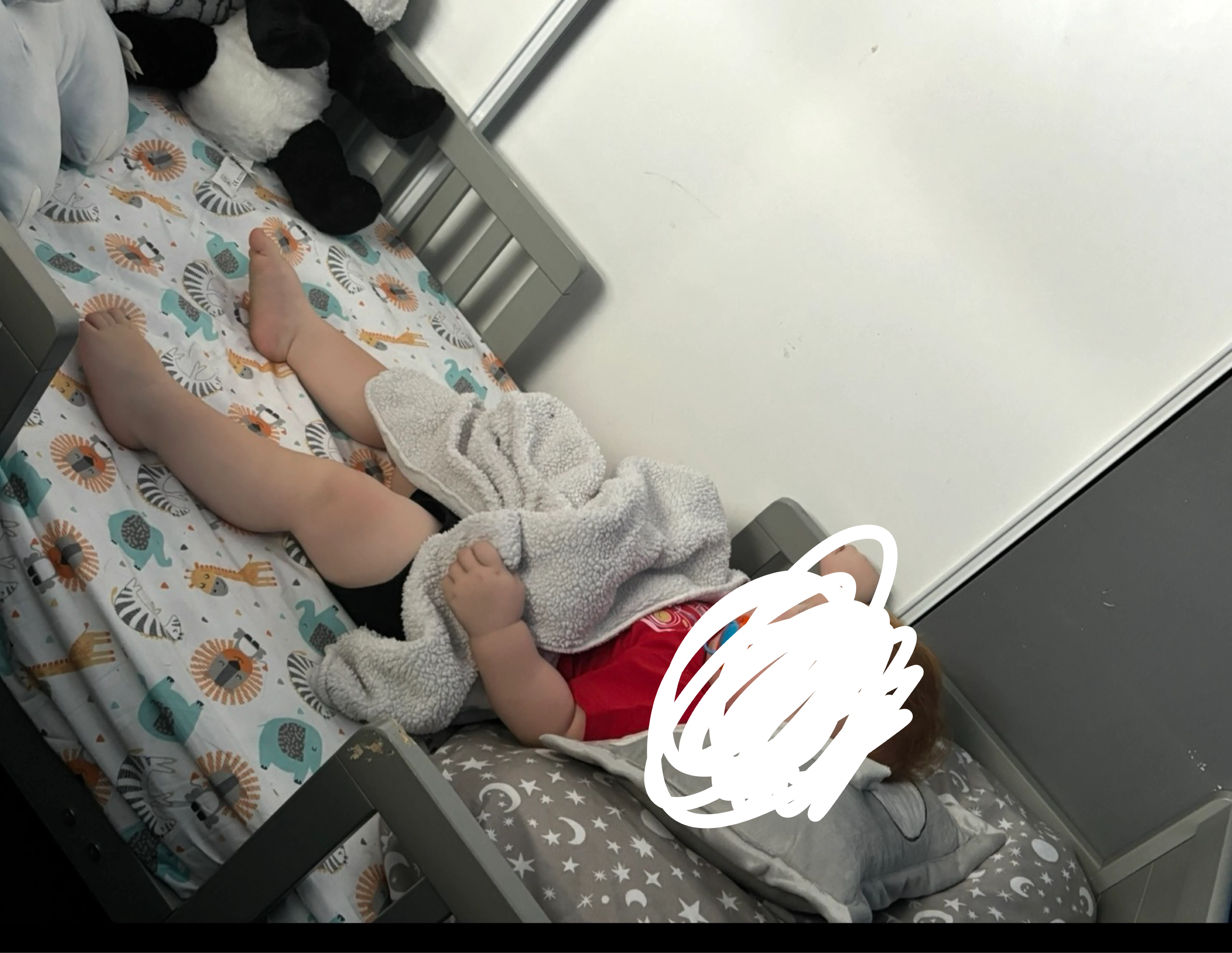 Toddler bed with mattress