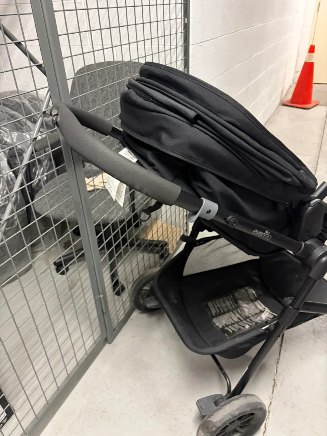 Black Evenflo Stroller - photo 3
