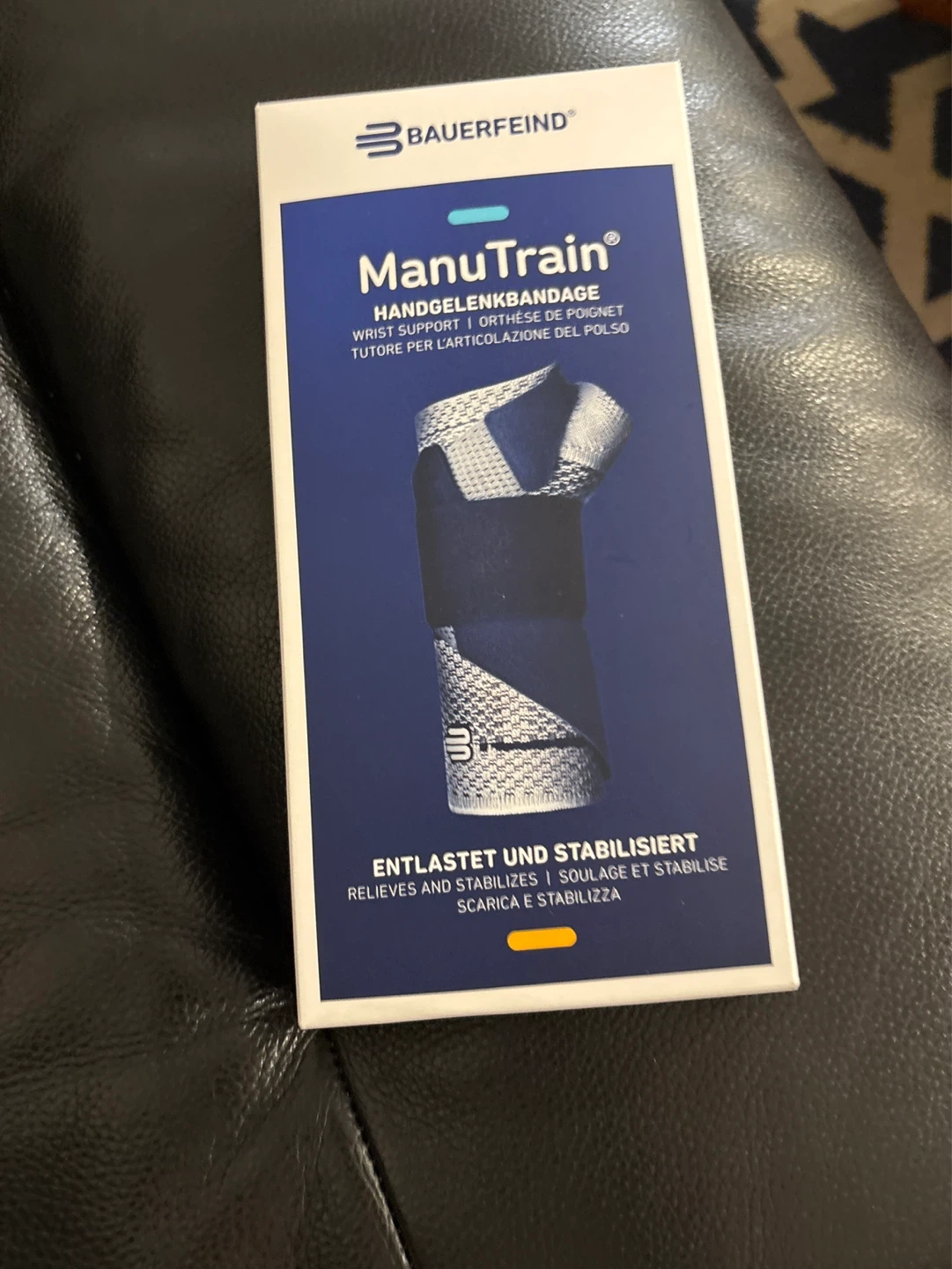 Bauerfeind ManuTrain Wrist Support Size 5 Ly  Titan