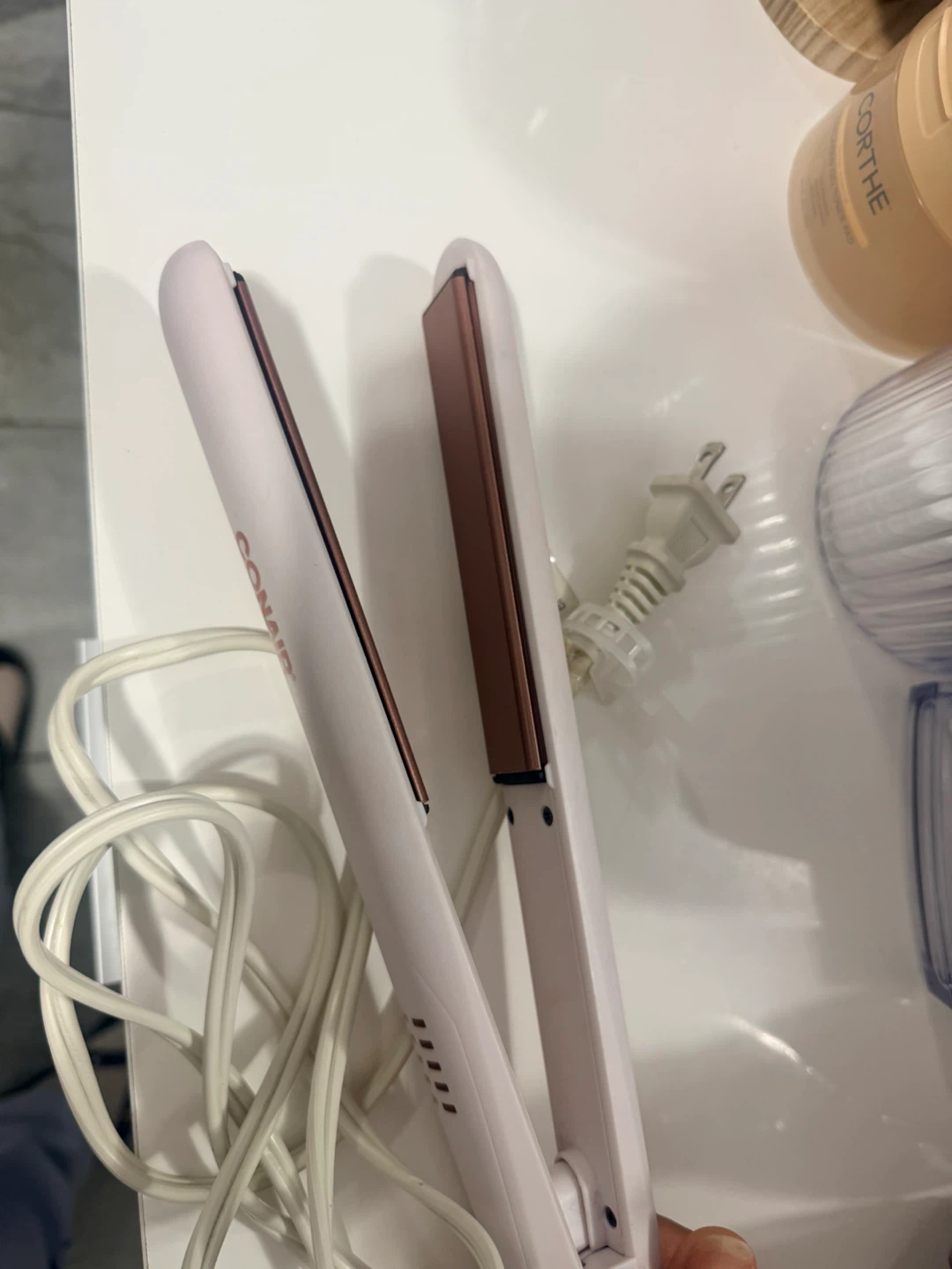 Conair White Flat Iron - photo 2