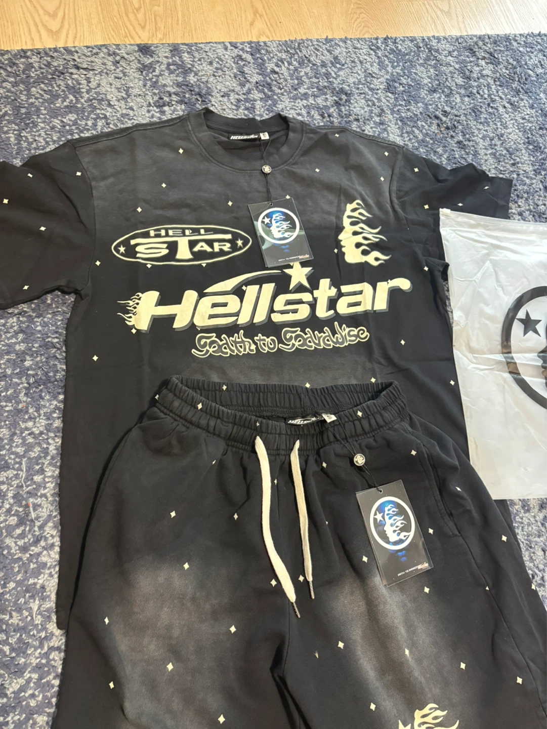 Hellstar T-Shirt and Shorts Set - photo 2