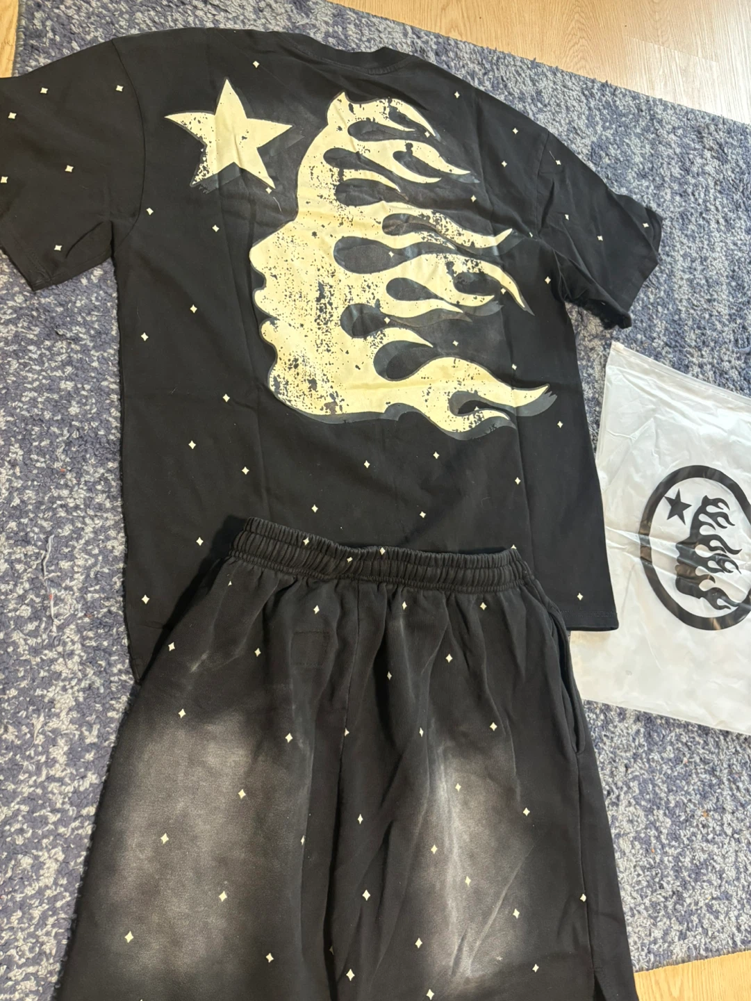 Hellstar T-Shirt and Shorts Set - photo 3