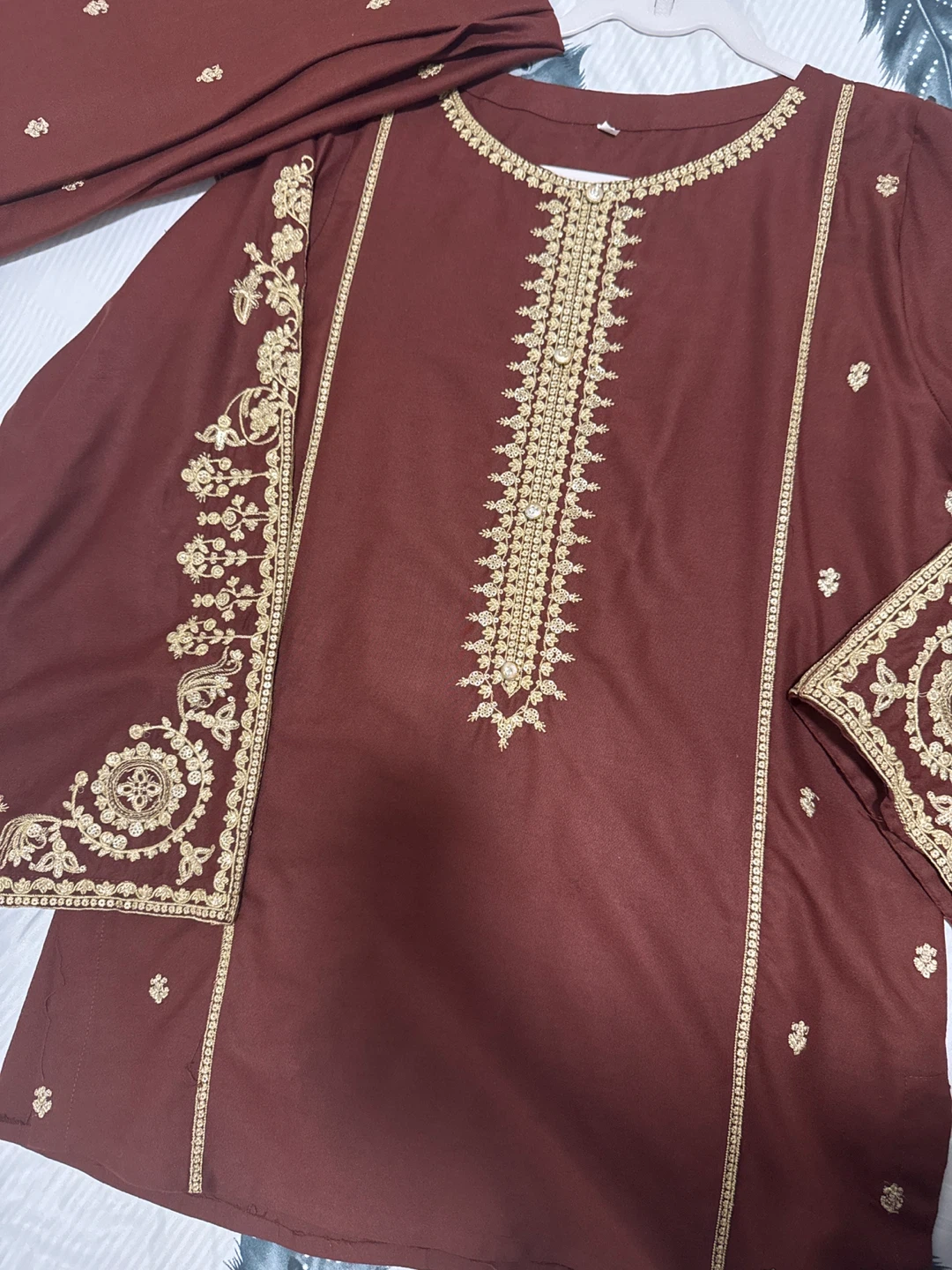 Embroidered Maroon Kurti with Pants - photo 2