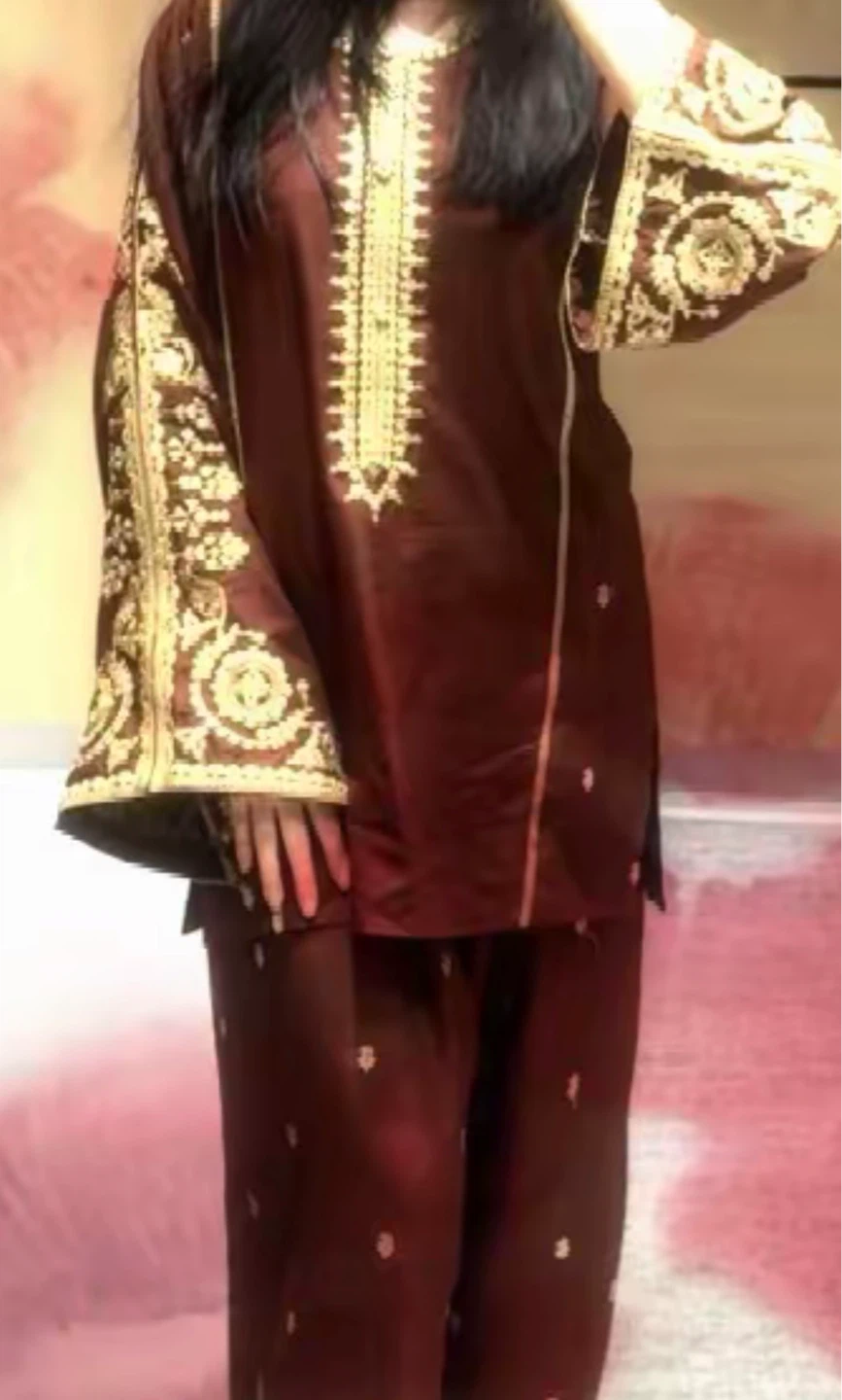 Embroidered Maroon Kurti with Pants - photo 3