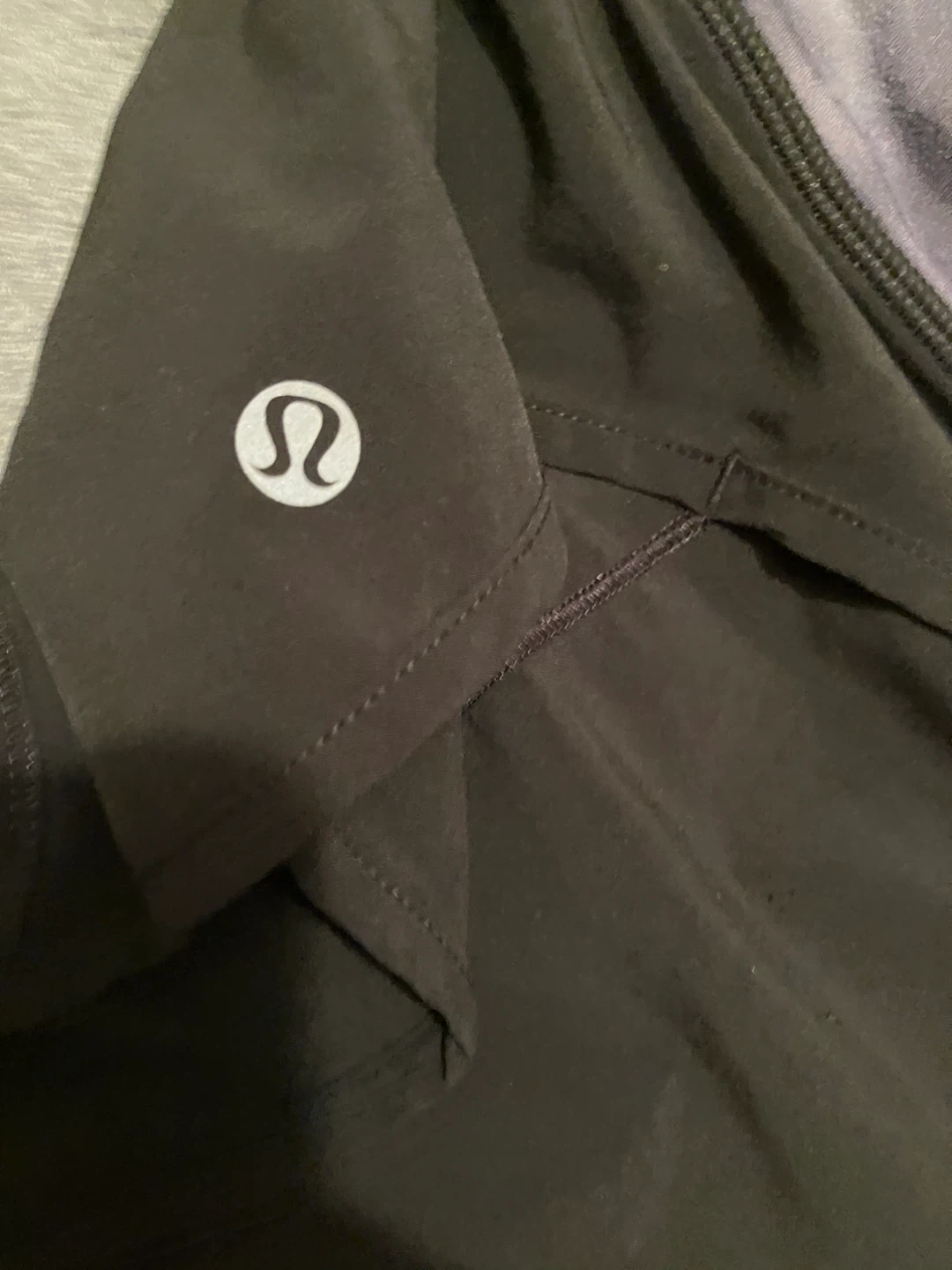 Lululemon Black Running Shorts Size 6 - photo 4