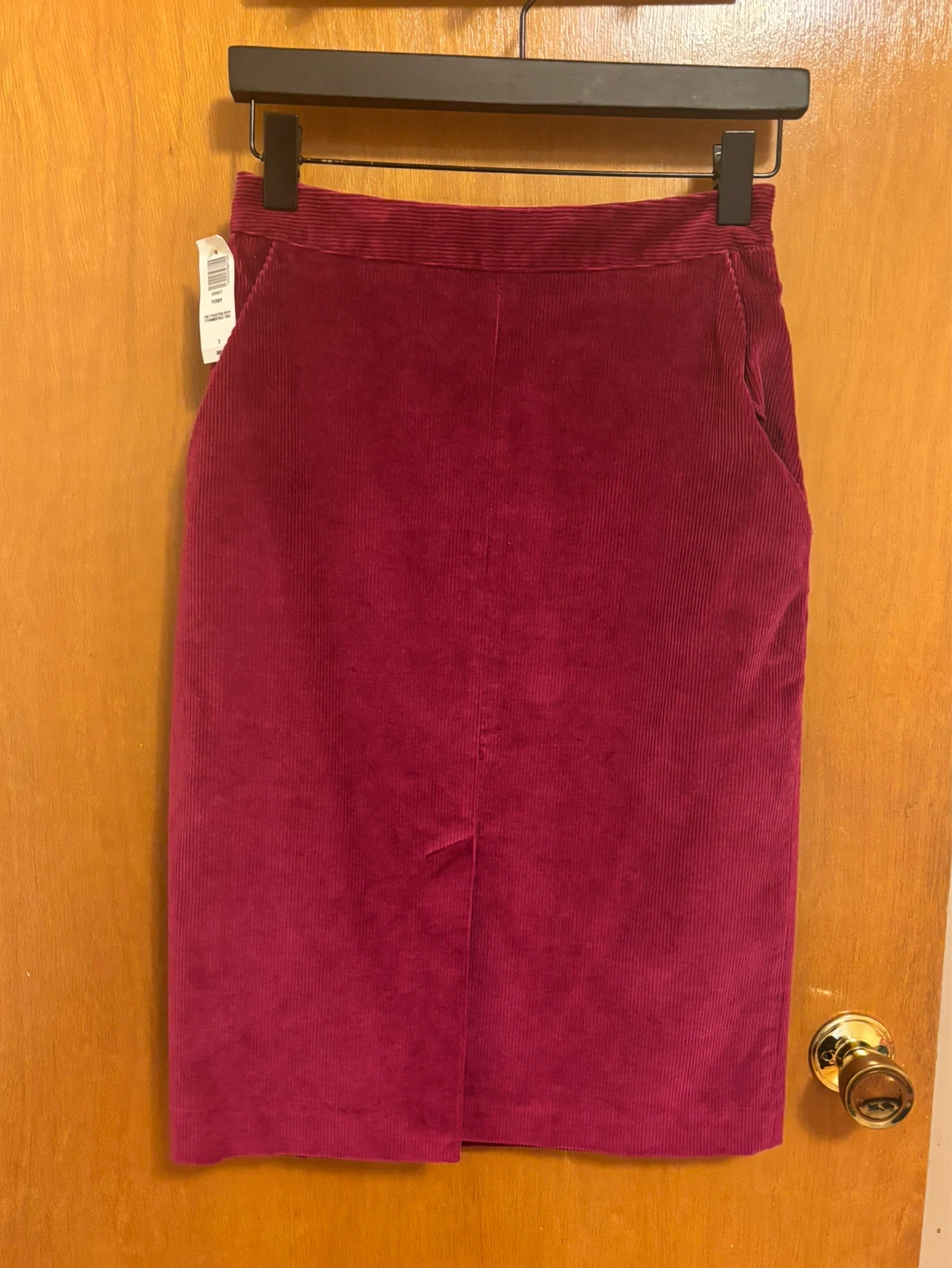 Brand new Babaton skirt (size 2)