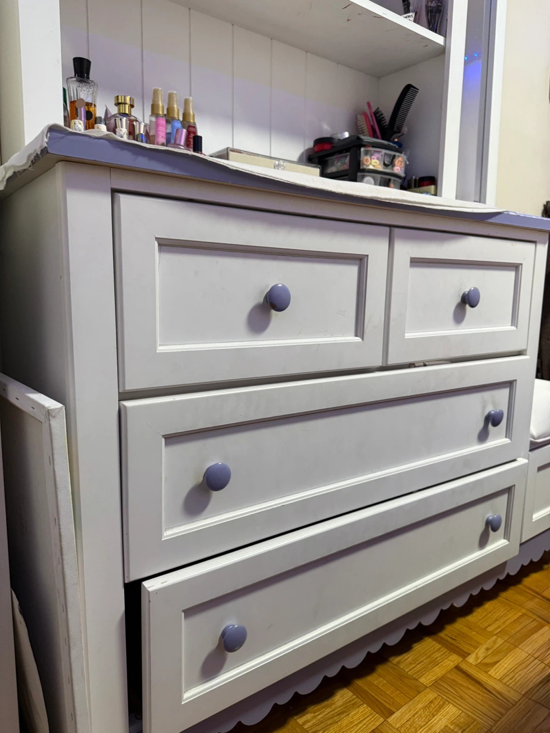 ‼️NEED GONE‼️ White Vanity with Mirror and Stool - photo 3